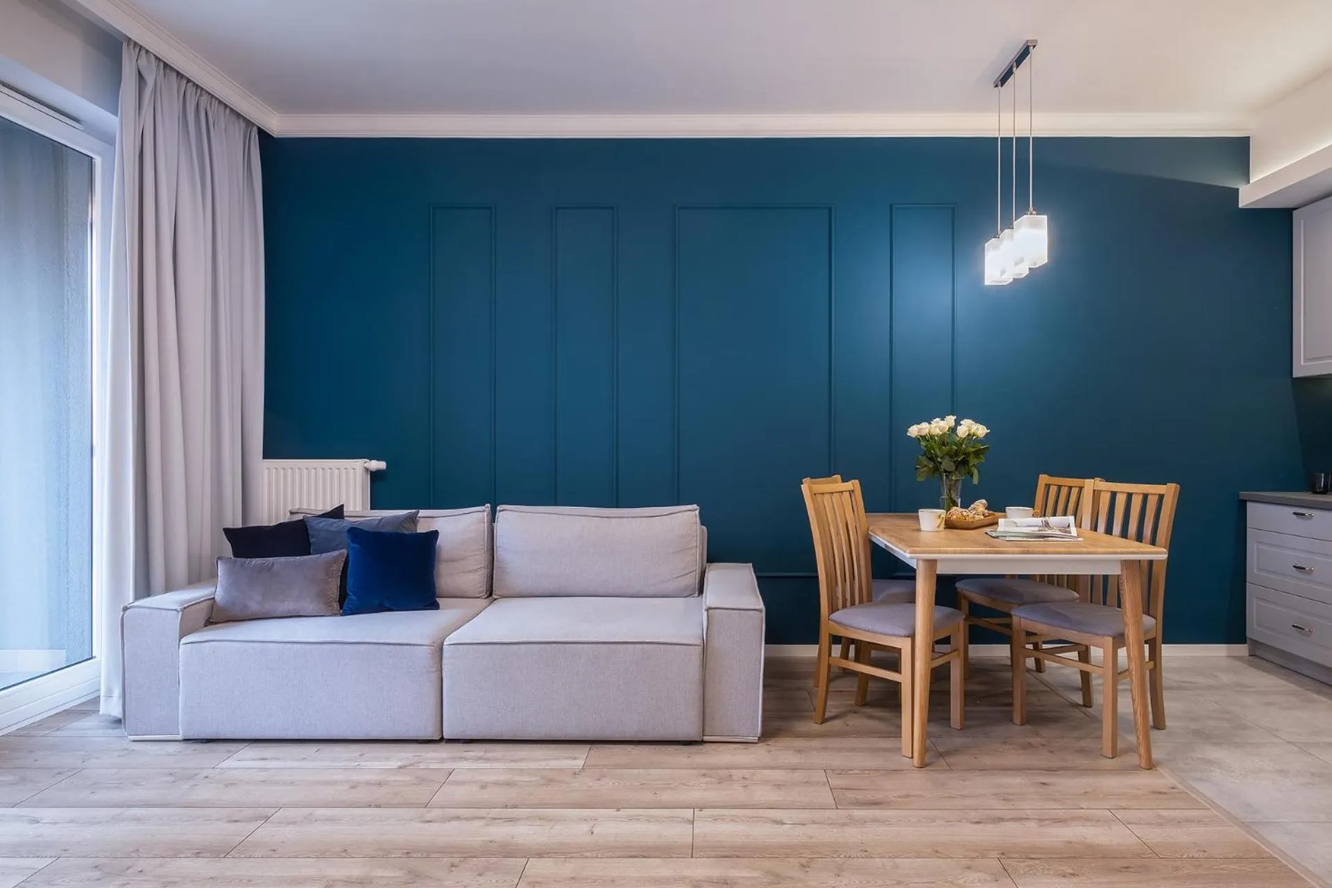 Communal lounge/ TV room in Old Town by Welcome Apartment