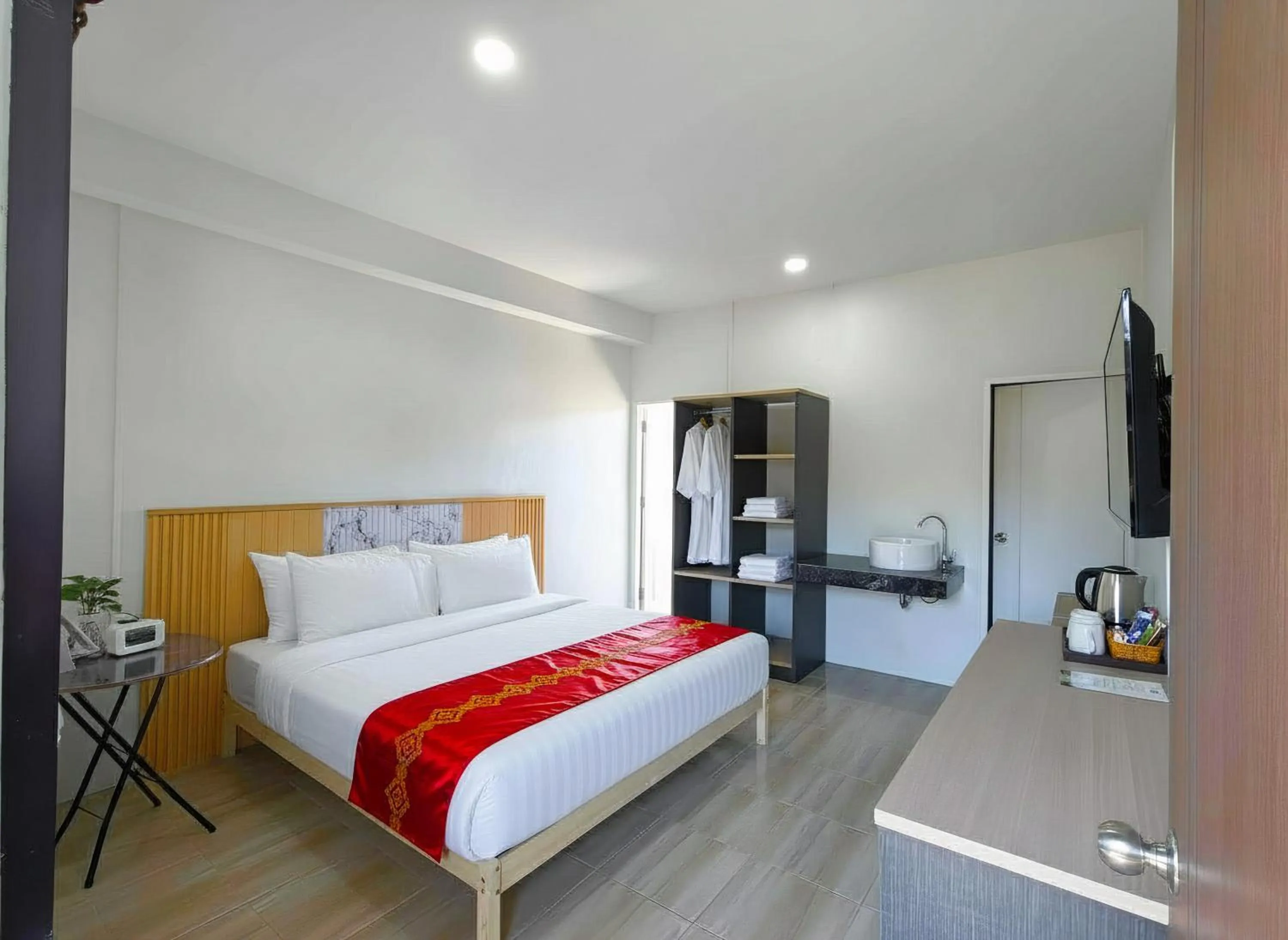Property building, Bed in Ko Lanta Hotels and Working Space