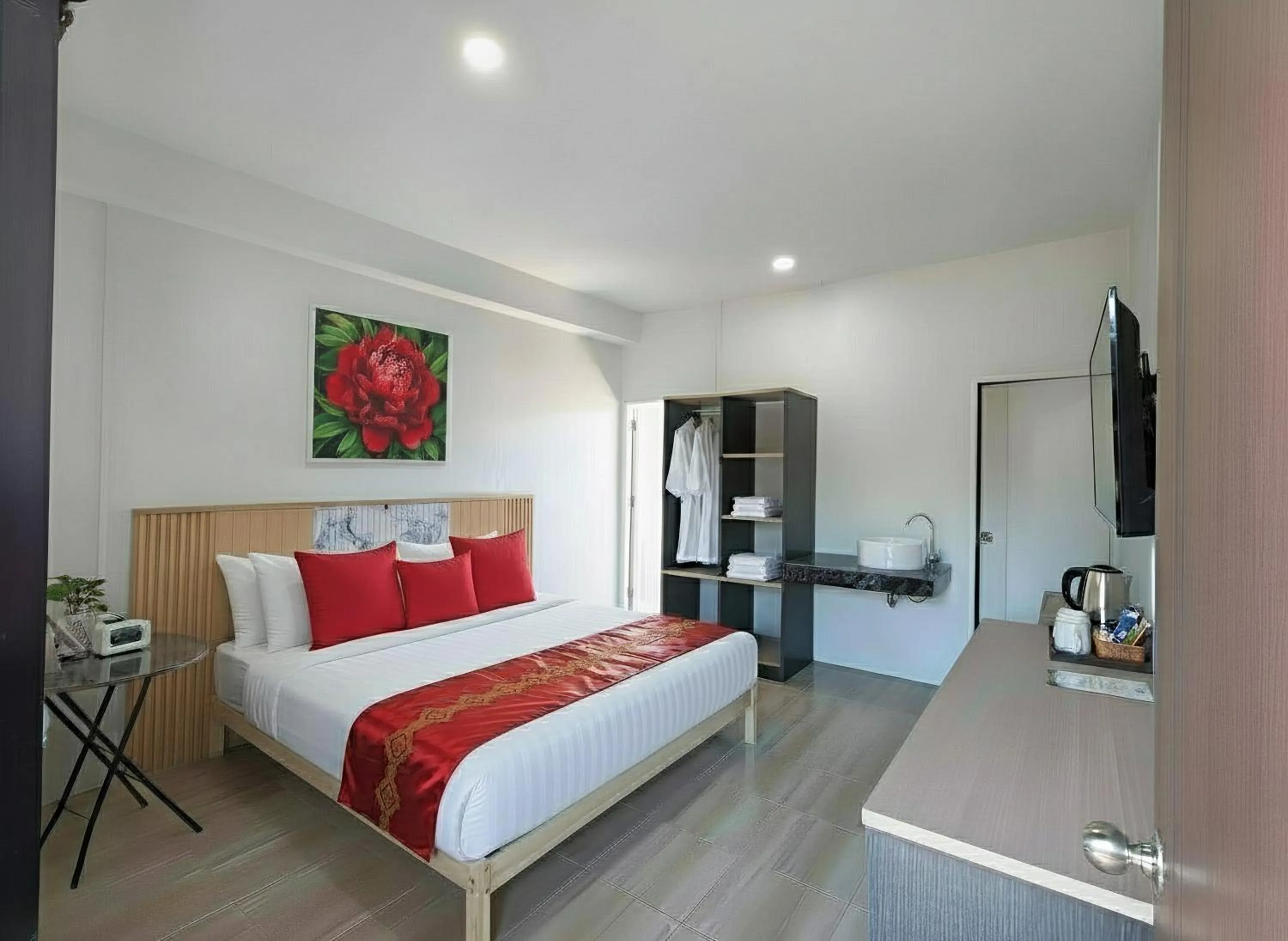 Bed in Ko Lanta Hotels and Working Space