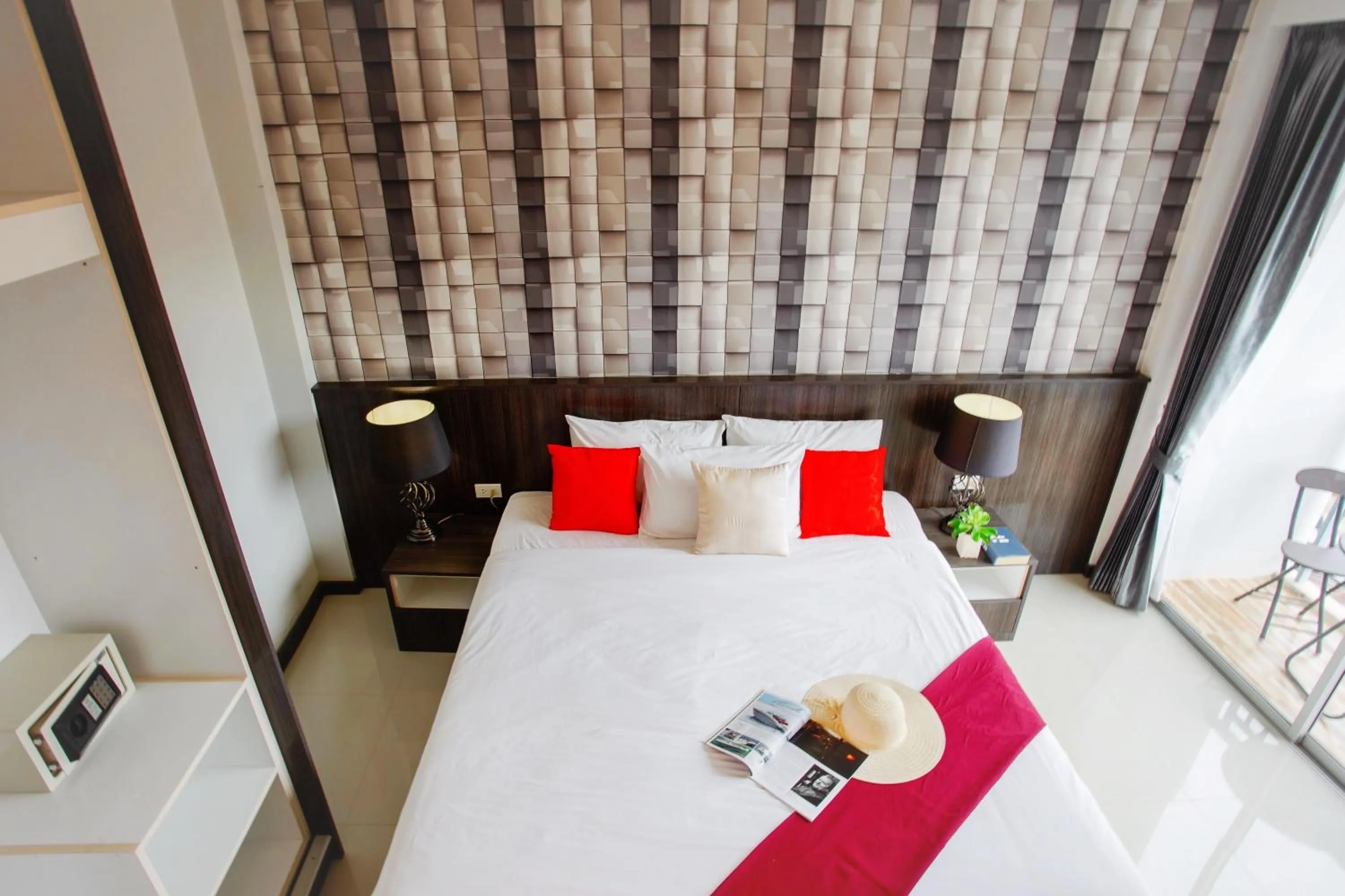 Property building, Bed in Ko Lanta Hotels and Working Space