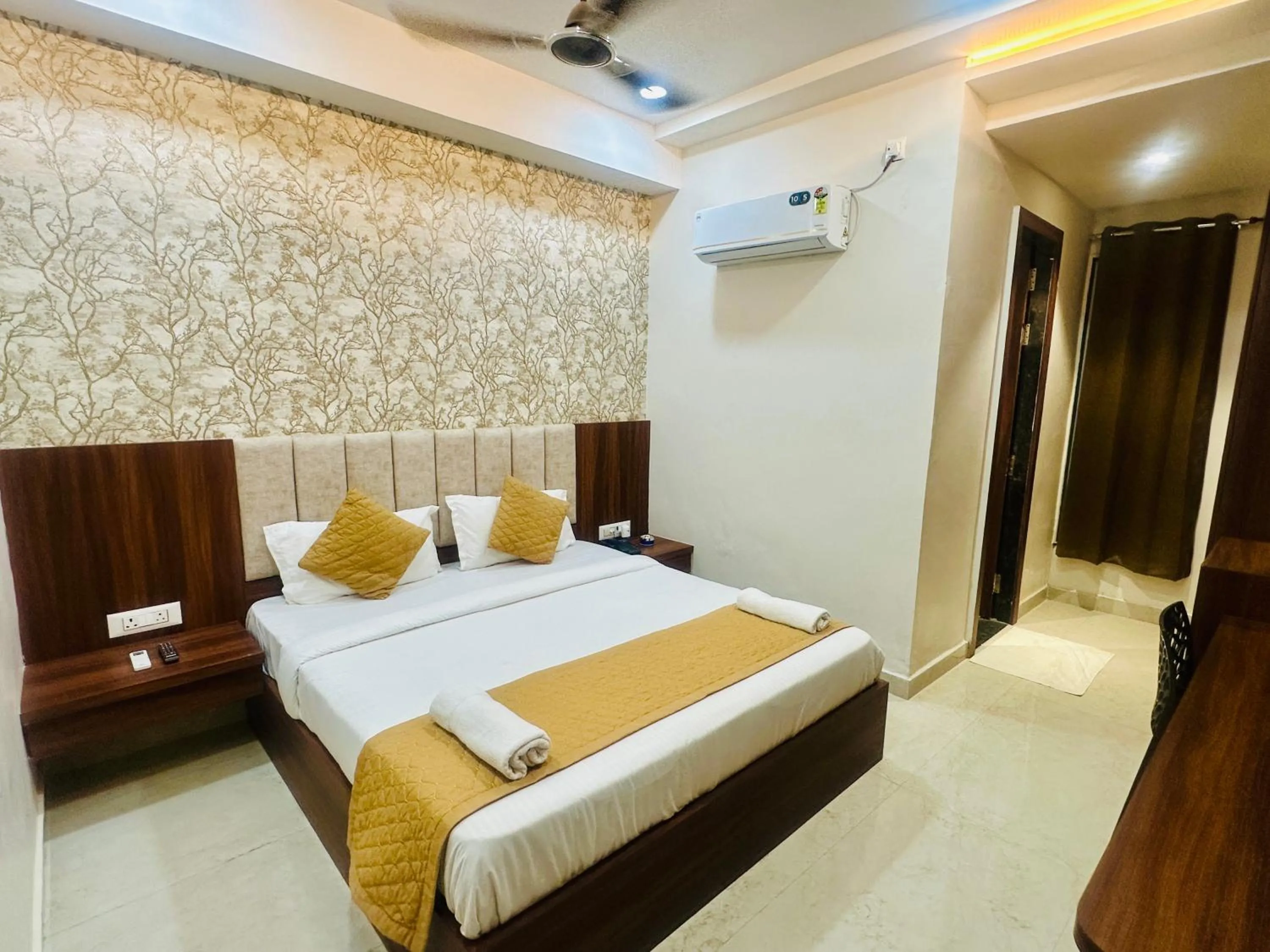 hotel deep palace