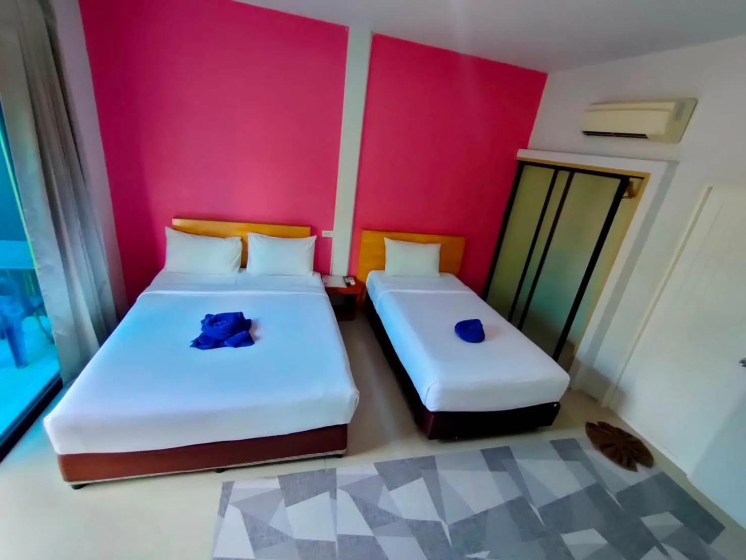 Bed in Rimnatee Resort Trang
