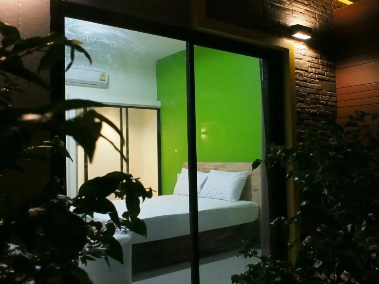 Bed in Rimnatee Resort Trang