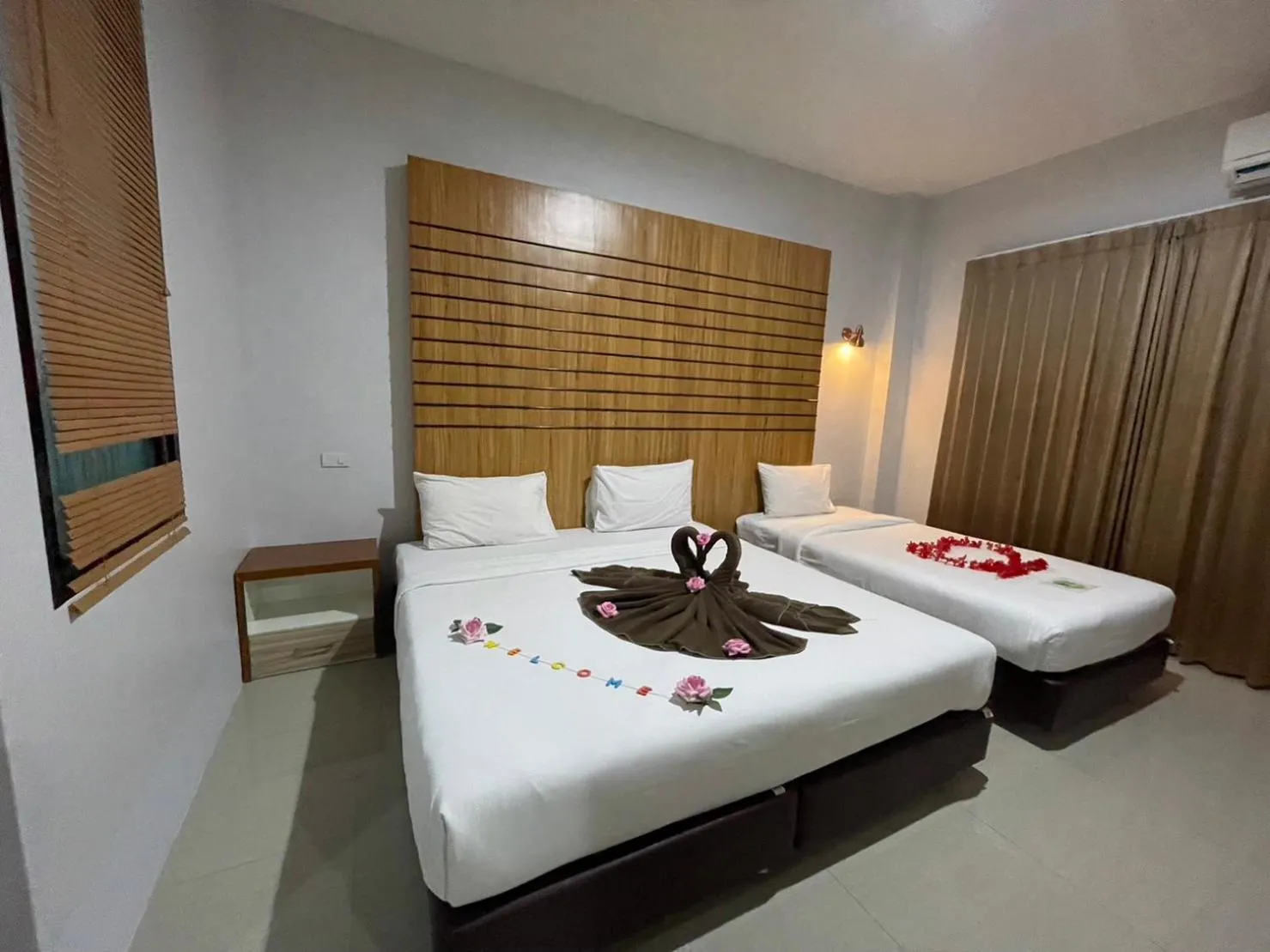 Bed in Rimnatee Resort Trang
