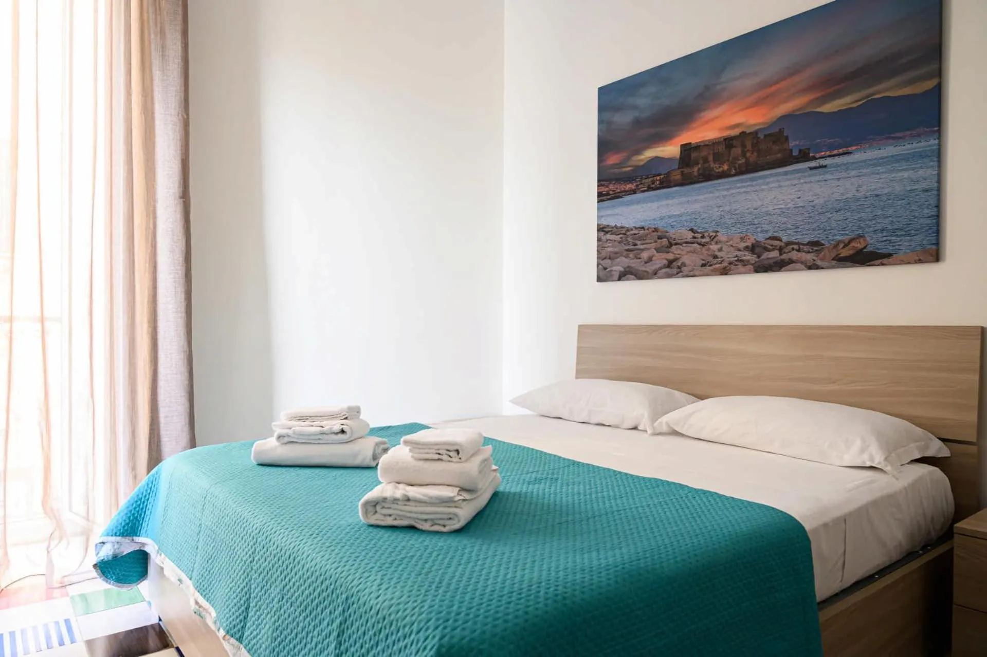 Bed in Appartamenti La Dimora di Parthenope Centro Storico