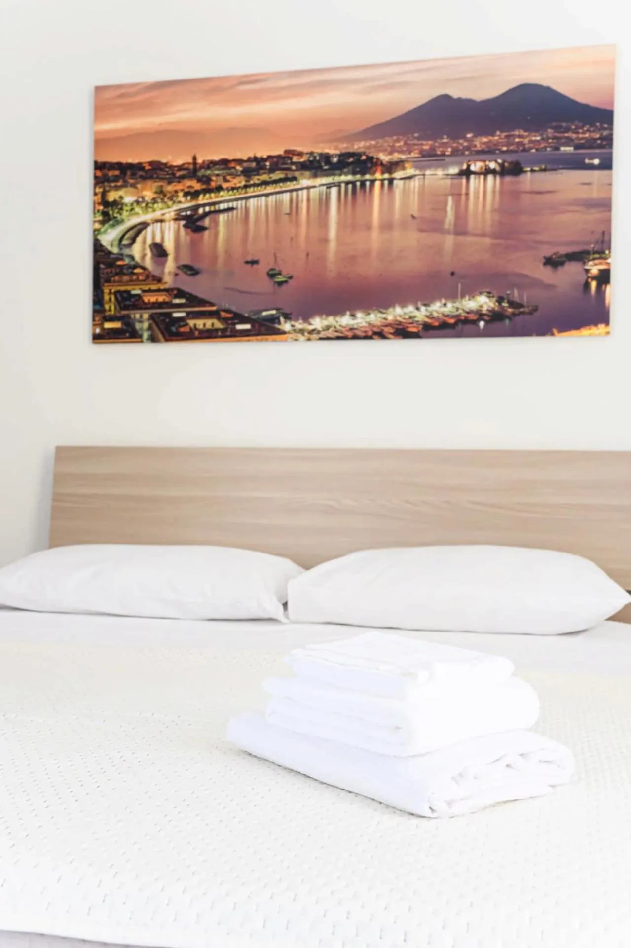 Bed in Appartamenti La Dimora di Parthenope Centro Storico