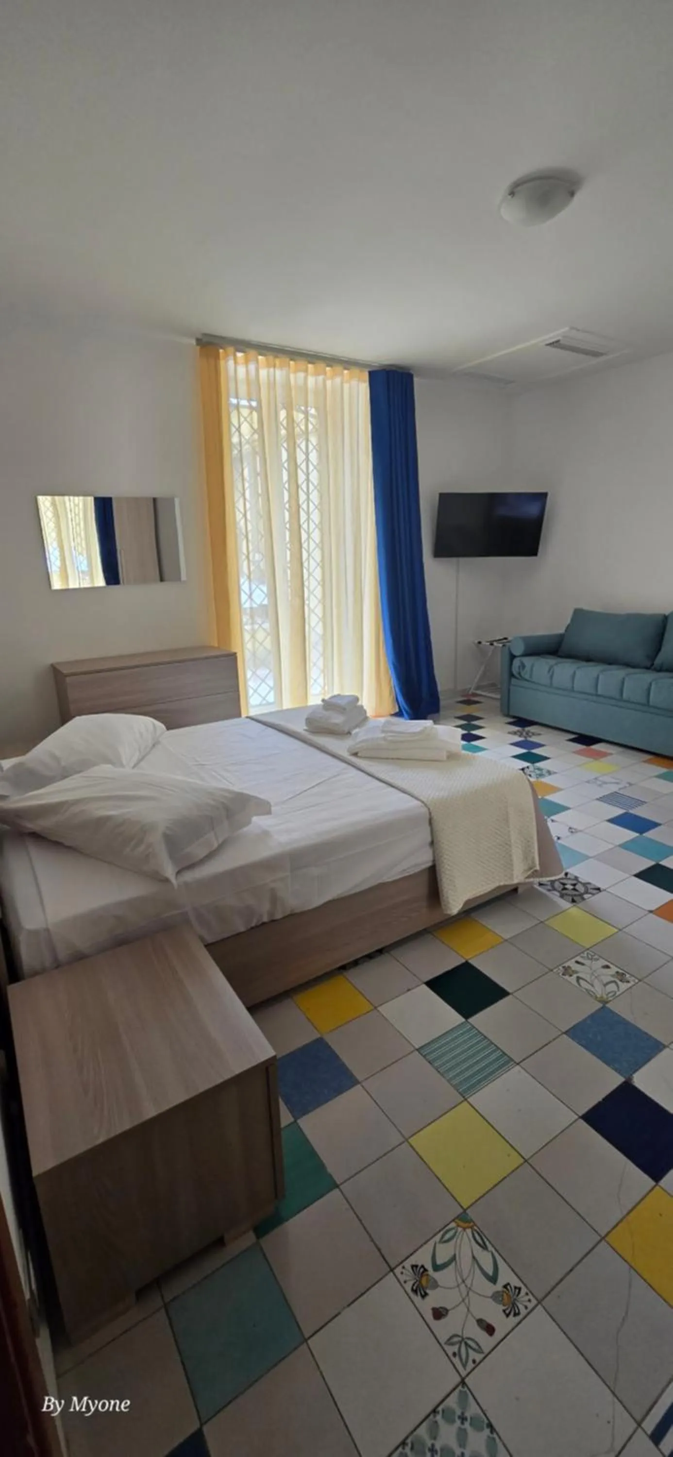 Bed in Appartamenti La Dimora di Parthenope Centro Storico