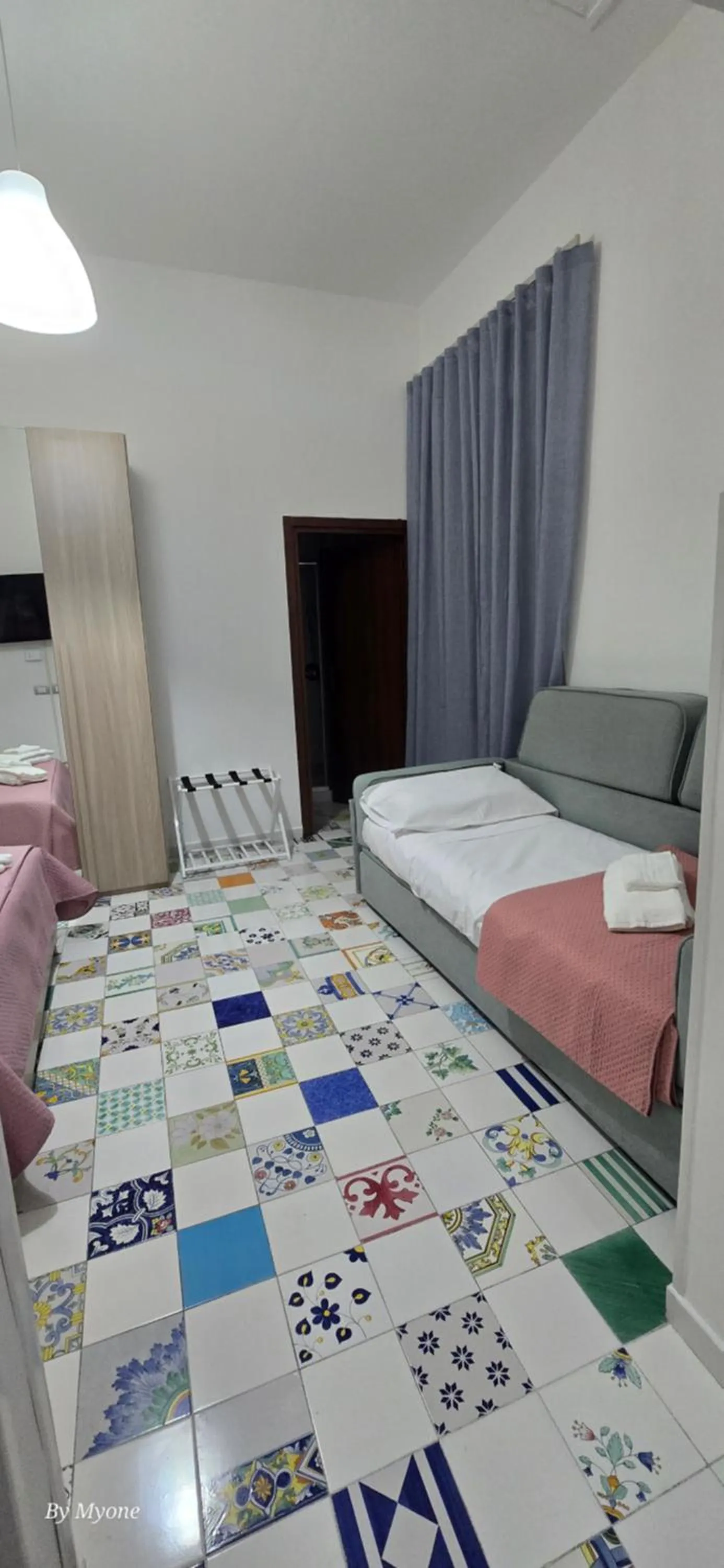 Bed in Appartamenti La Dimora di Parthenope Centro Storico