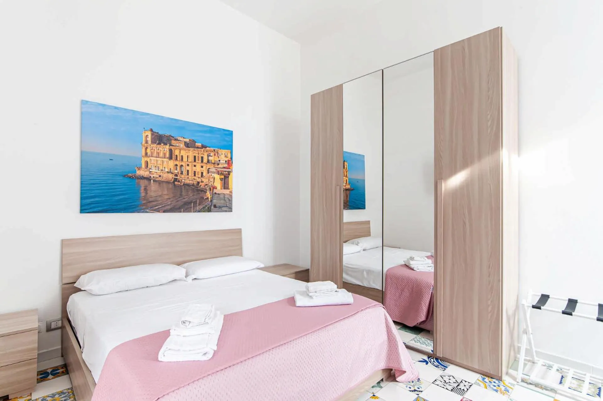 Bed in Appartamenti La Dimora di Parthenope Centro Storico