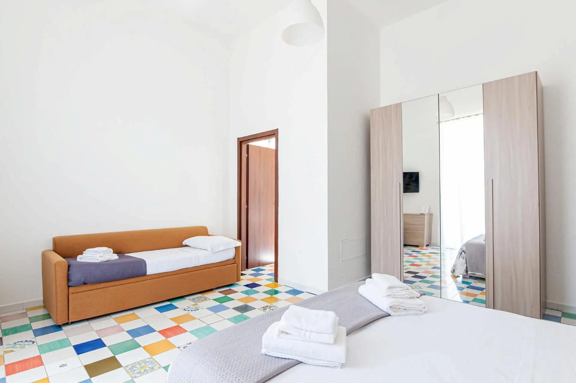 Bed in Appartamenti La Dimora di Parthenope Centro Storico