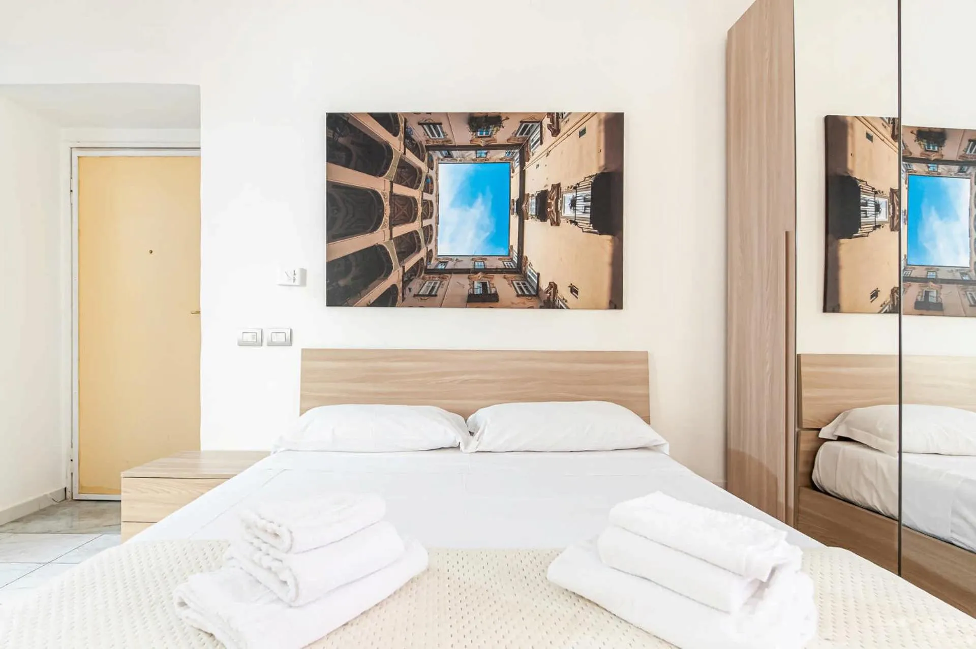 Bed in Appartamenti La Dimora di Parthenope Centro Storico