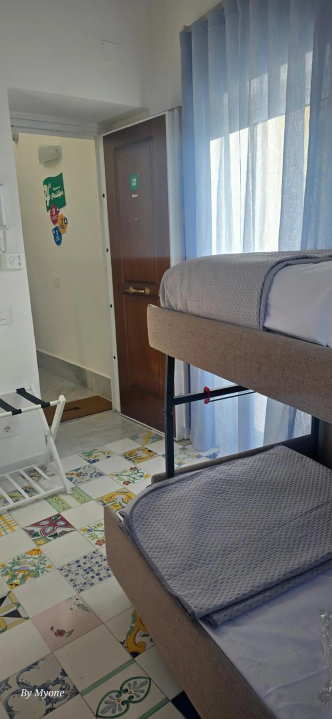 Bed in Appartamenti La Dimora di Parthenope Centro Storico