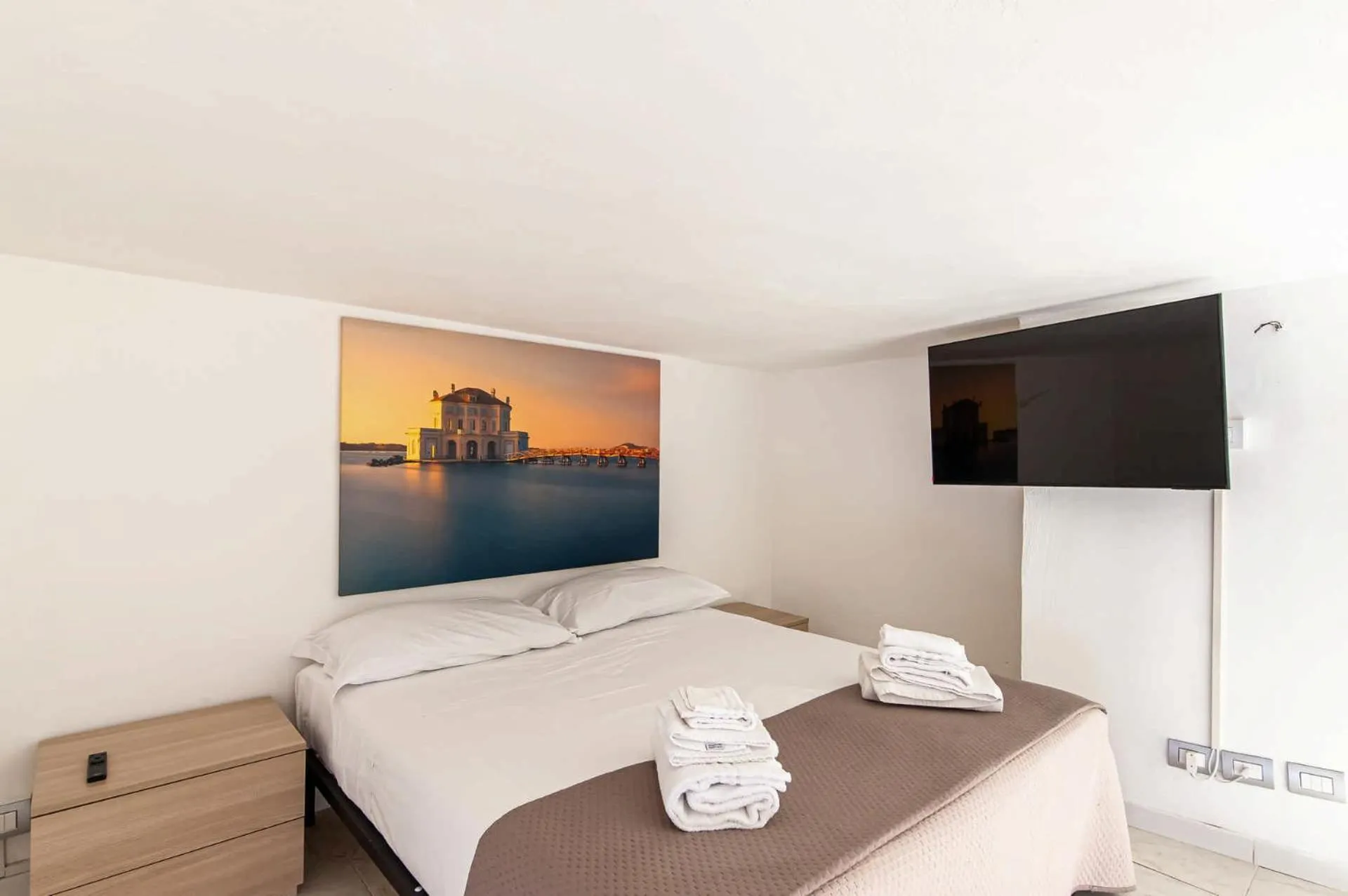 Bed in Appartamenti La Dimora di Parthenope Centro Storico