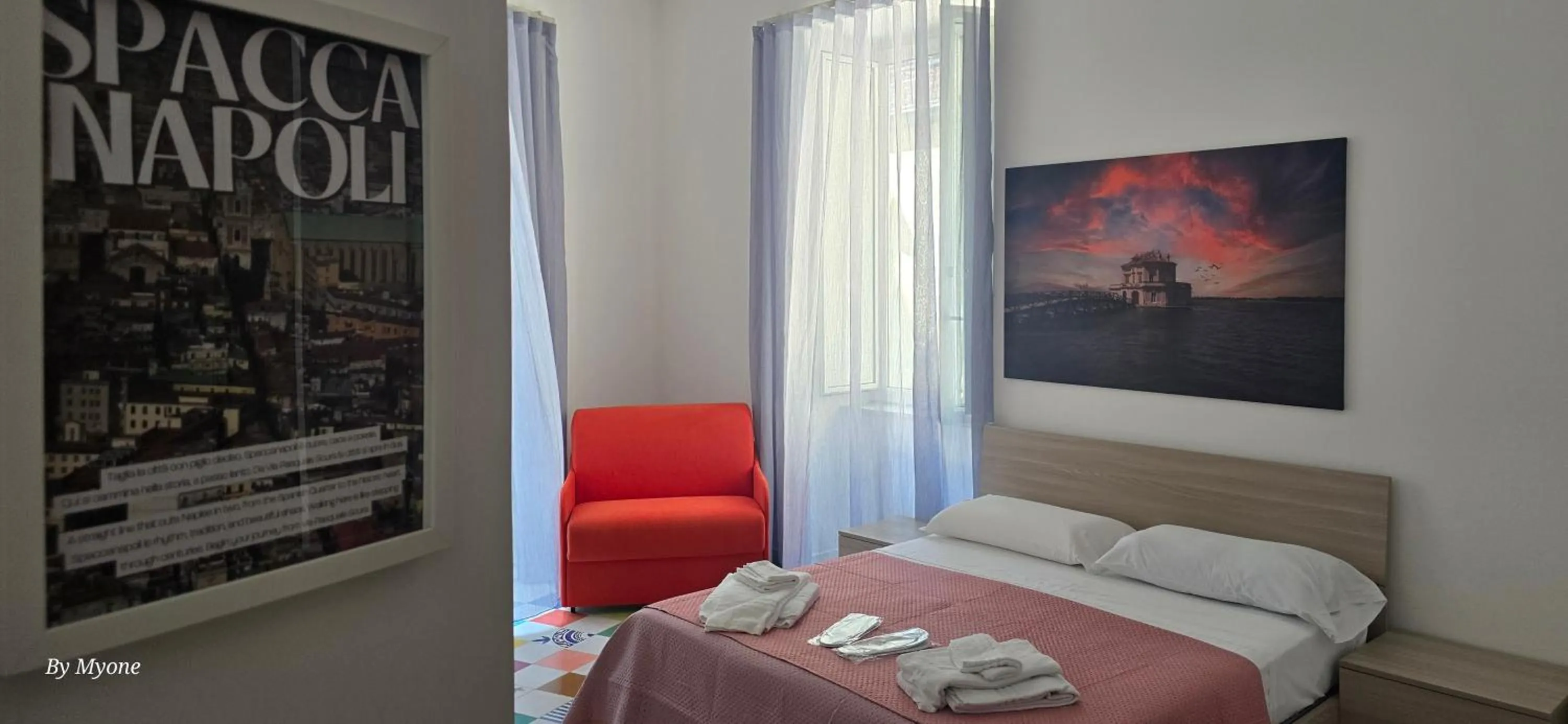 Bed in Appartamenti La Dimora di Parthenope Centro Storico