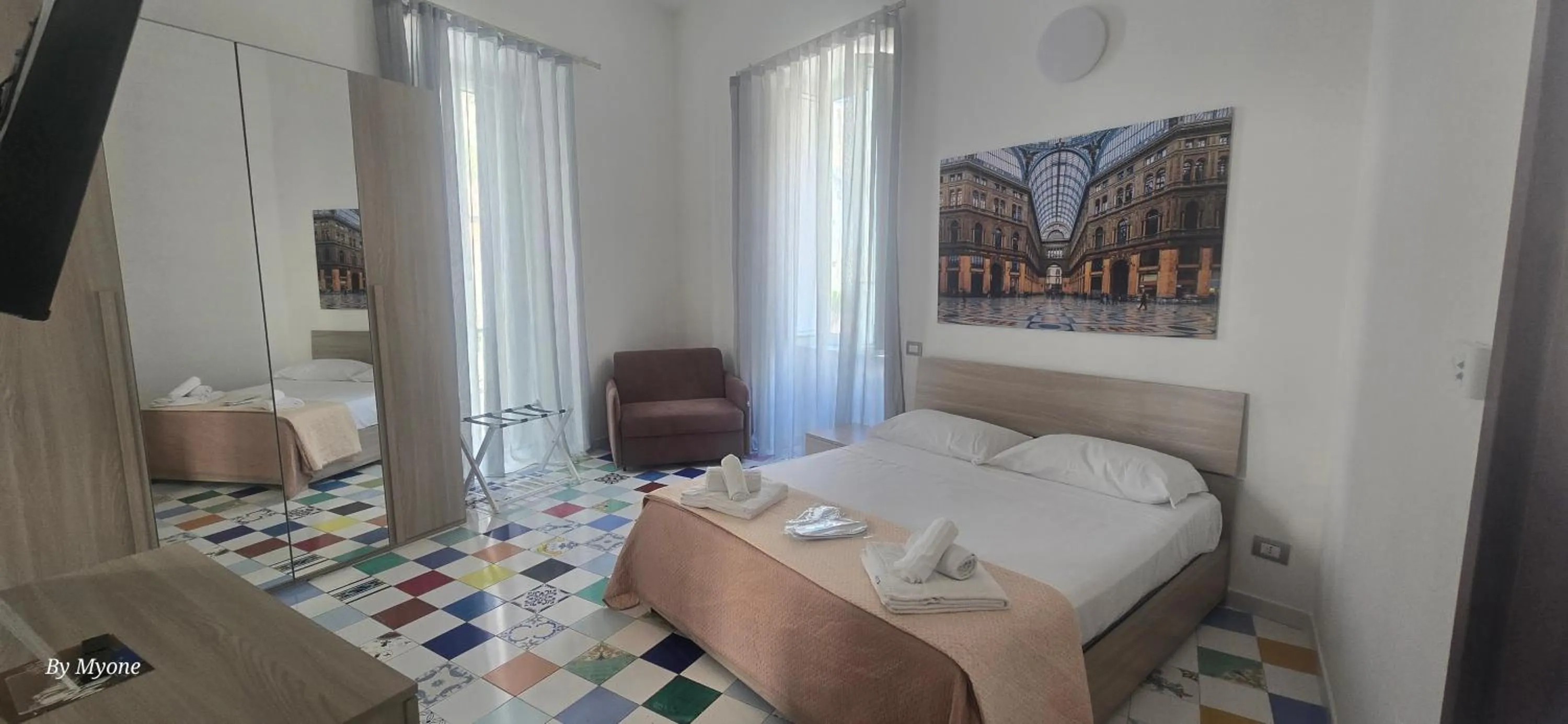 Bed in Appartamenti La Dimora di Parthenope Centro Storico