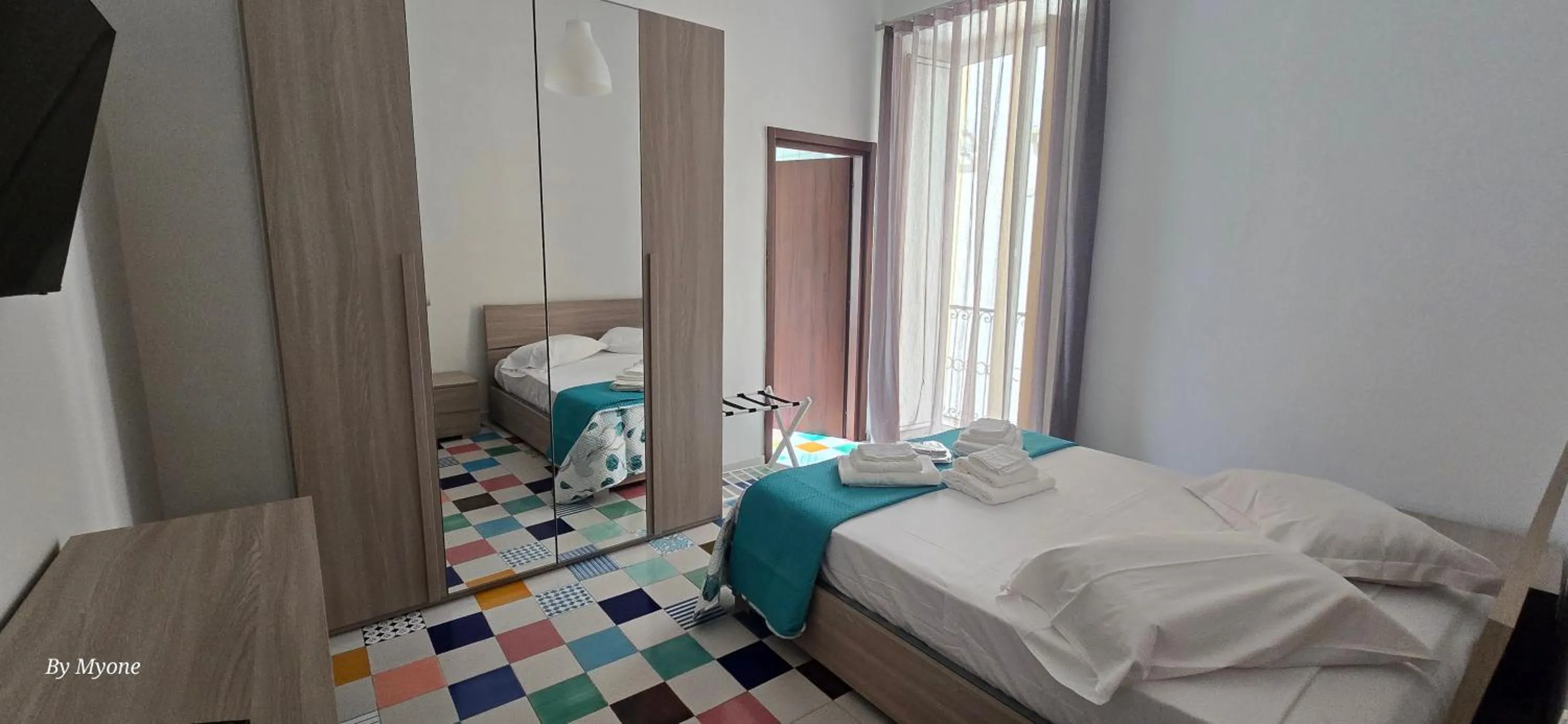 Bed in Appartamenti La Dimora di Parthenope Centro Storico