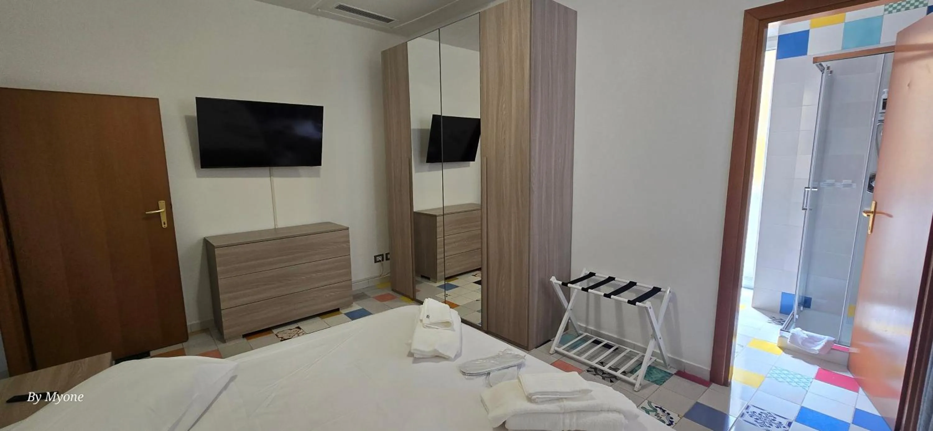 Bed in Appartamenti La Dimora di Parthenope Centro Storico