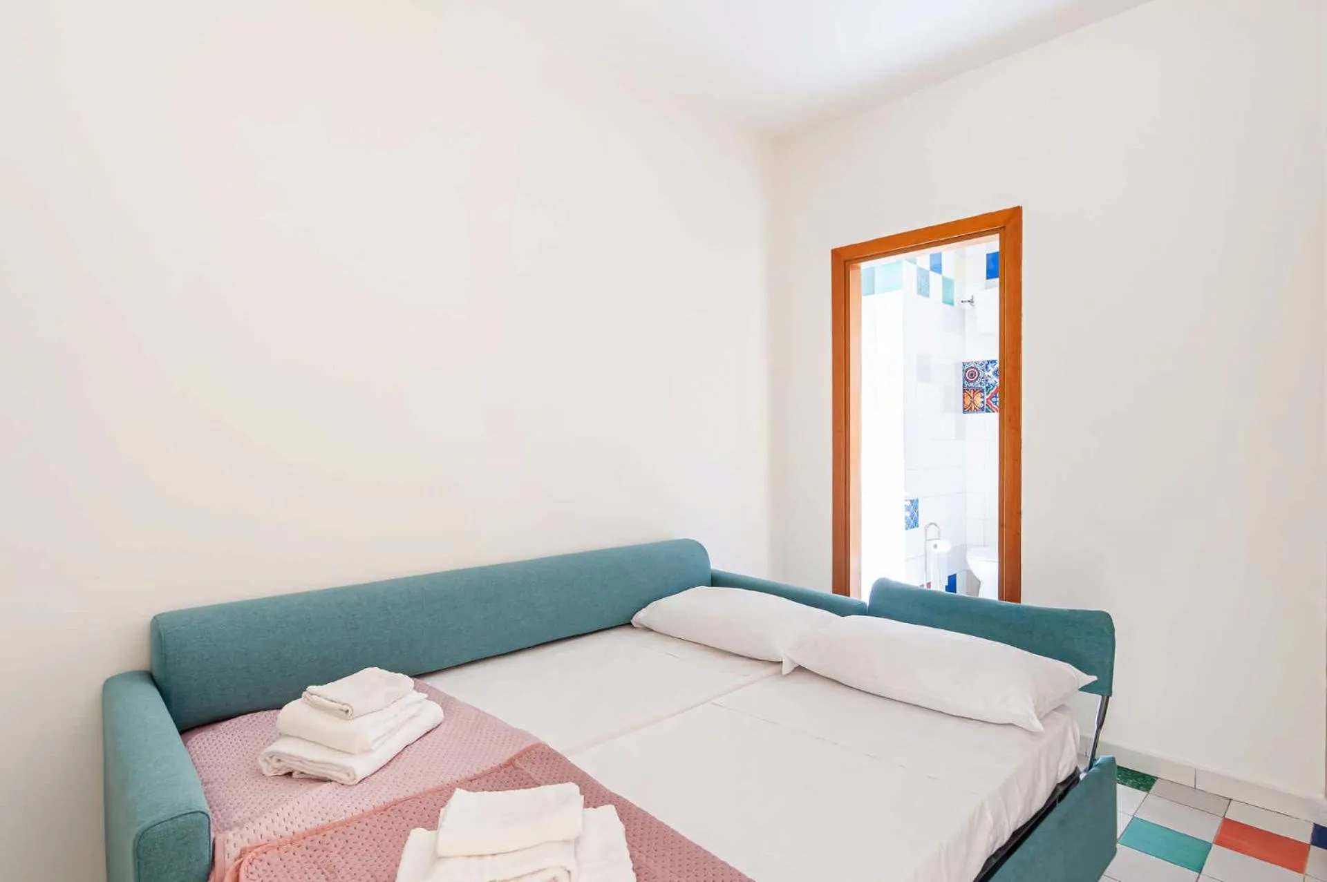 Bed in Appartamenti La Dimora di Parthenope Centro Storico