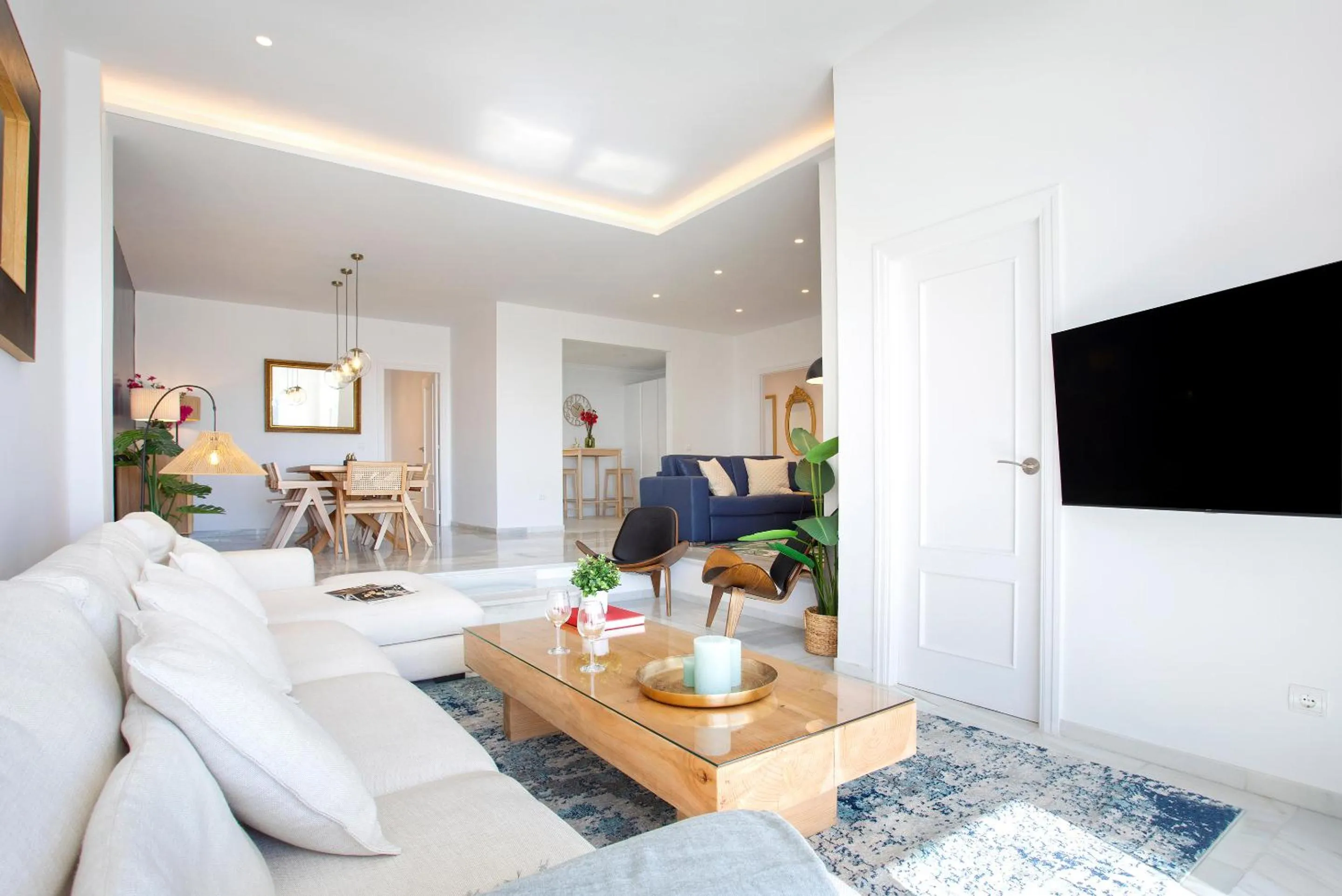 TV and multimedia in Genteel Home Royal Garden