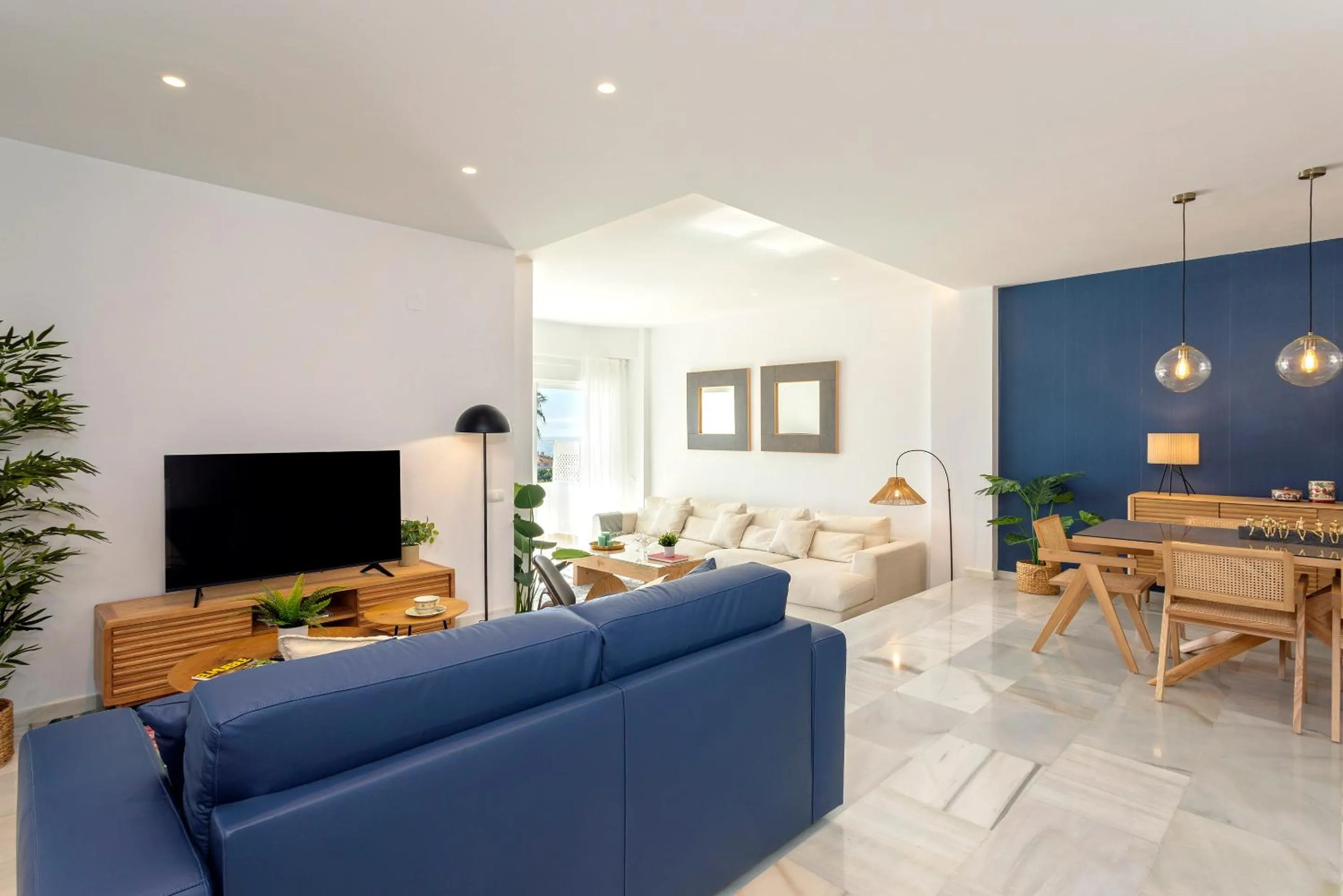 Living room in Genteel Home Royal Garden
