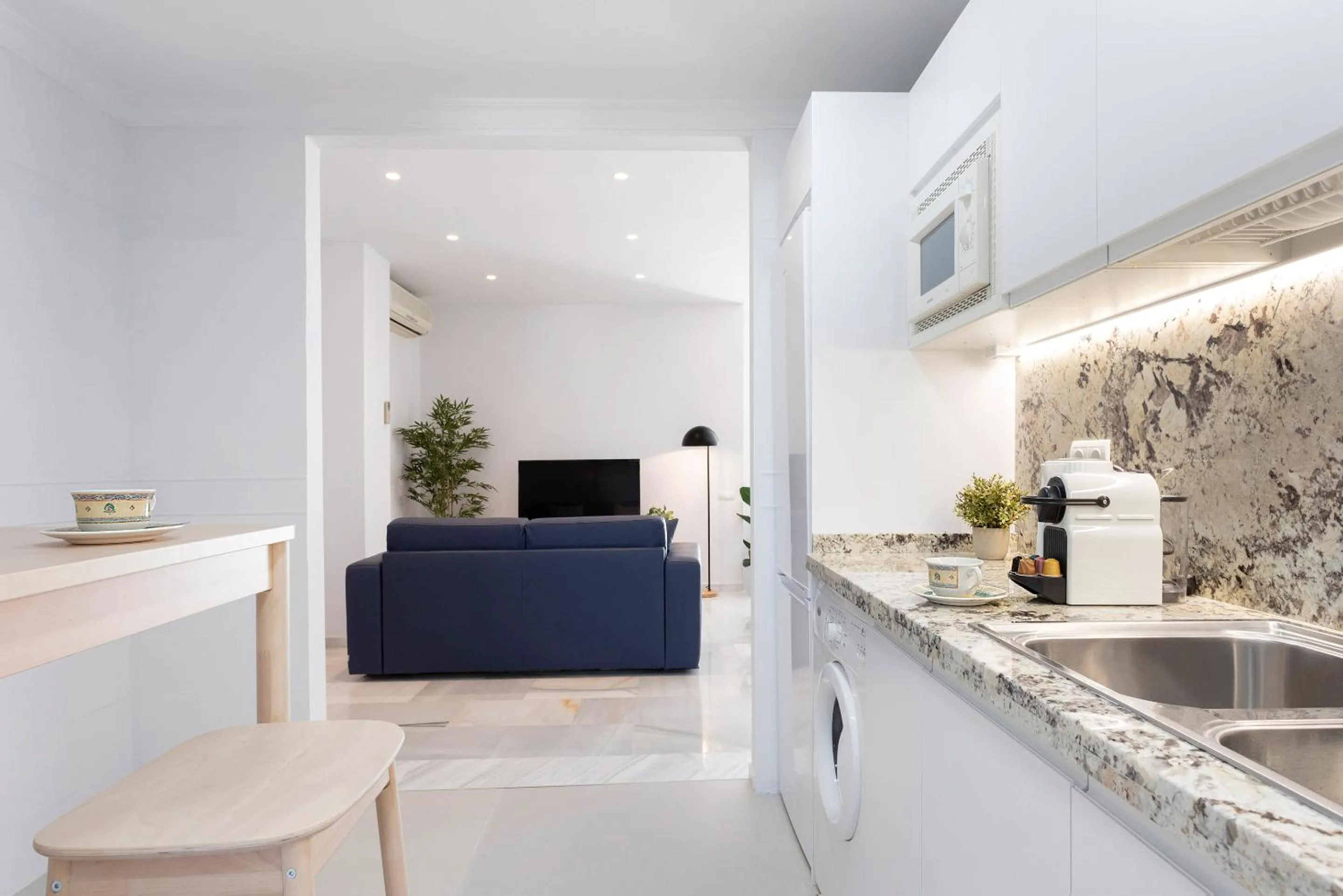 Kitchen or kitchenette in Genteel Home Royal Garden