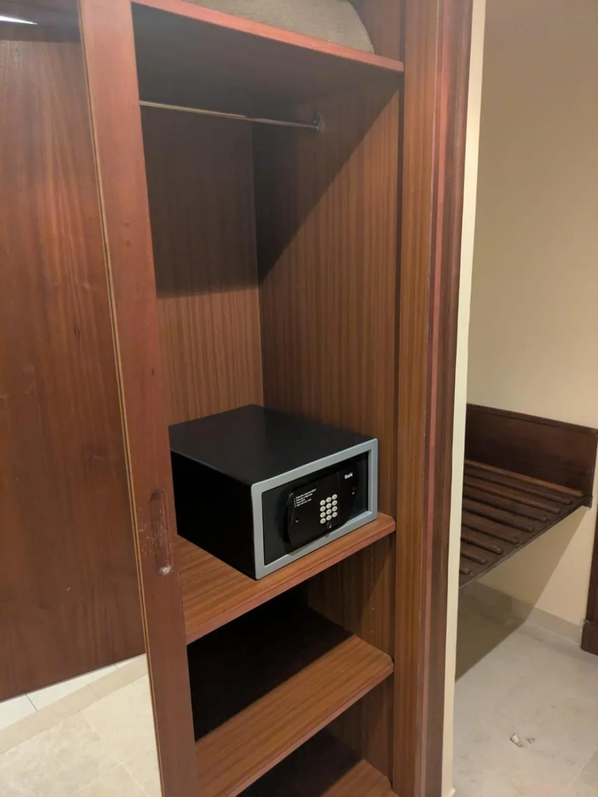 safe in Hôtel LE CONSUL