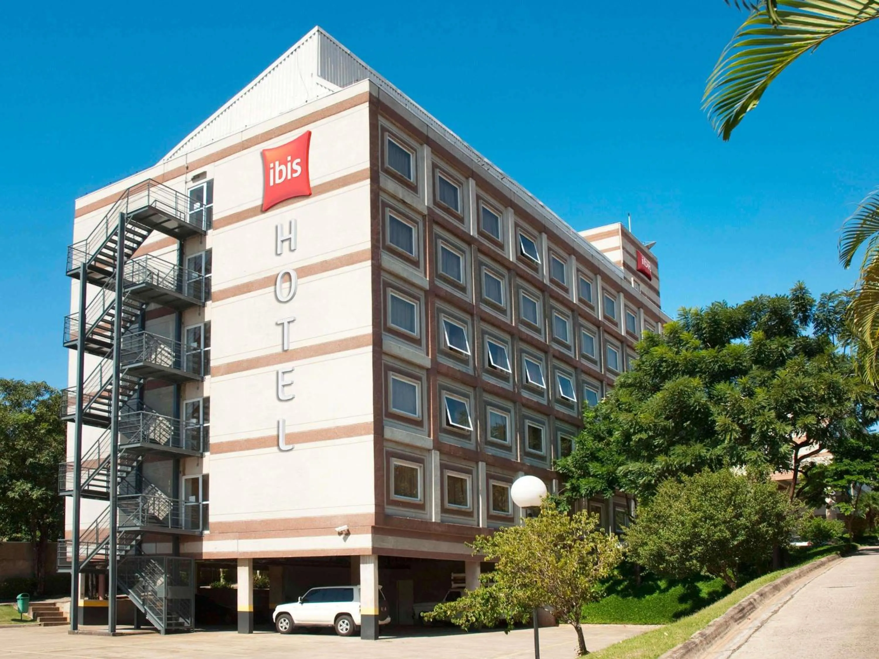 Property building in ibis Paulinia