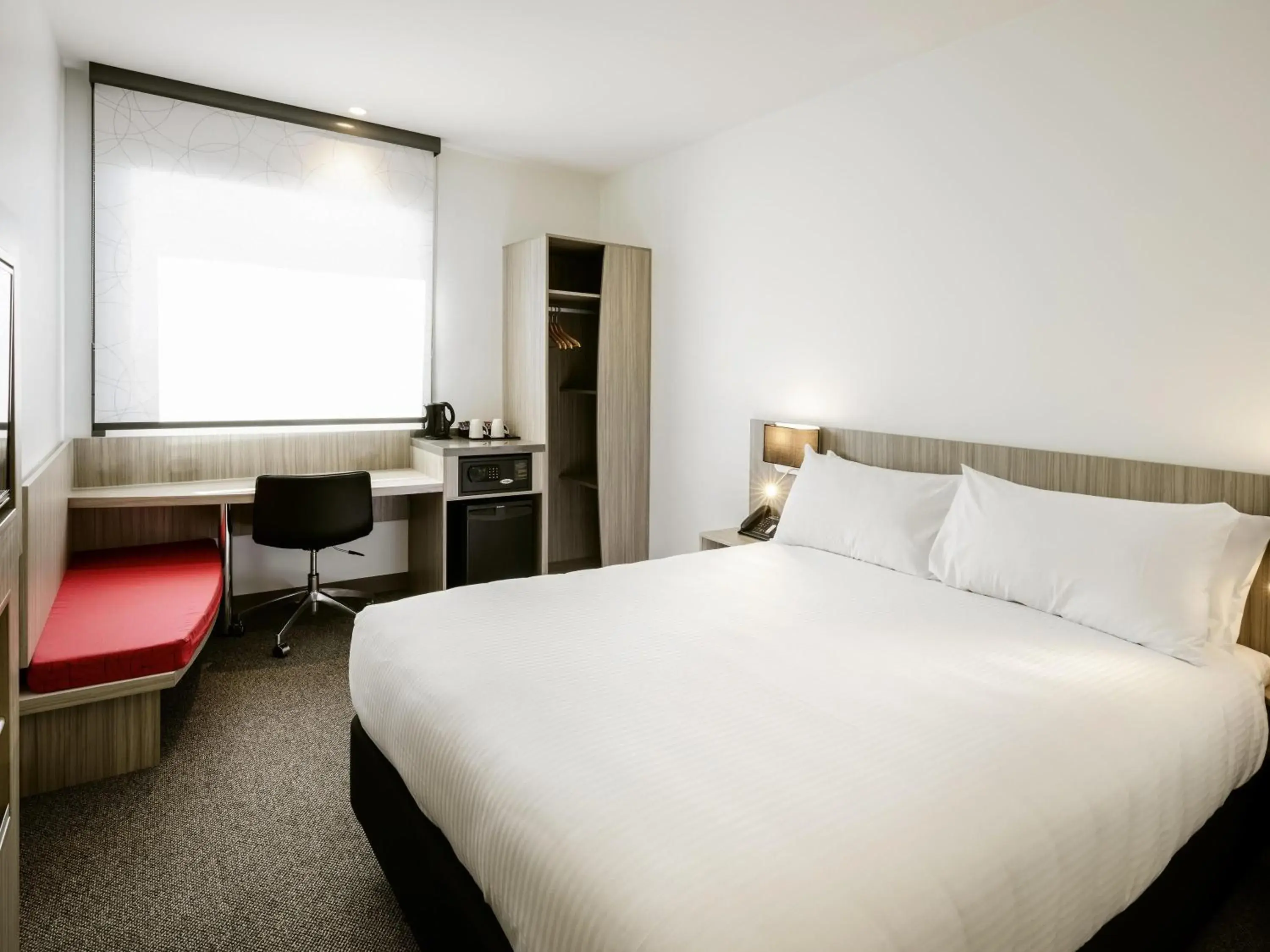 Bedroom, Bed in Ibis Mackay Bedroom, Bed in Ibis Mackay