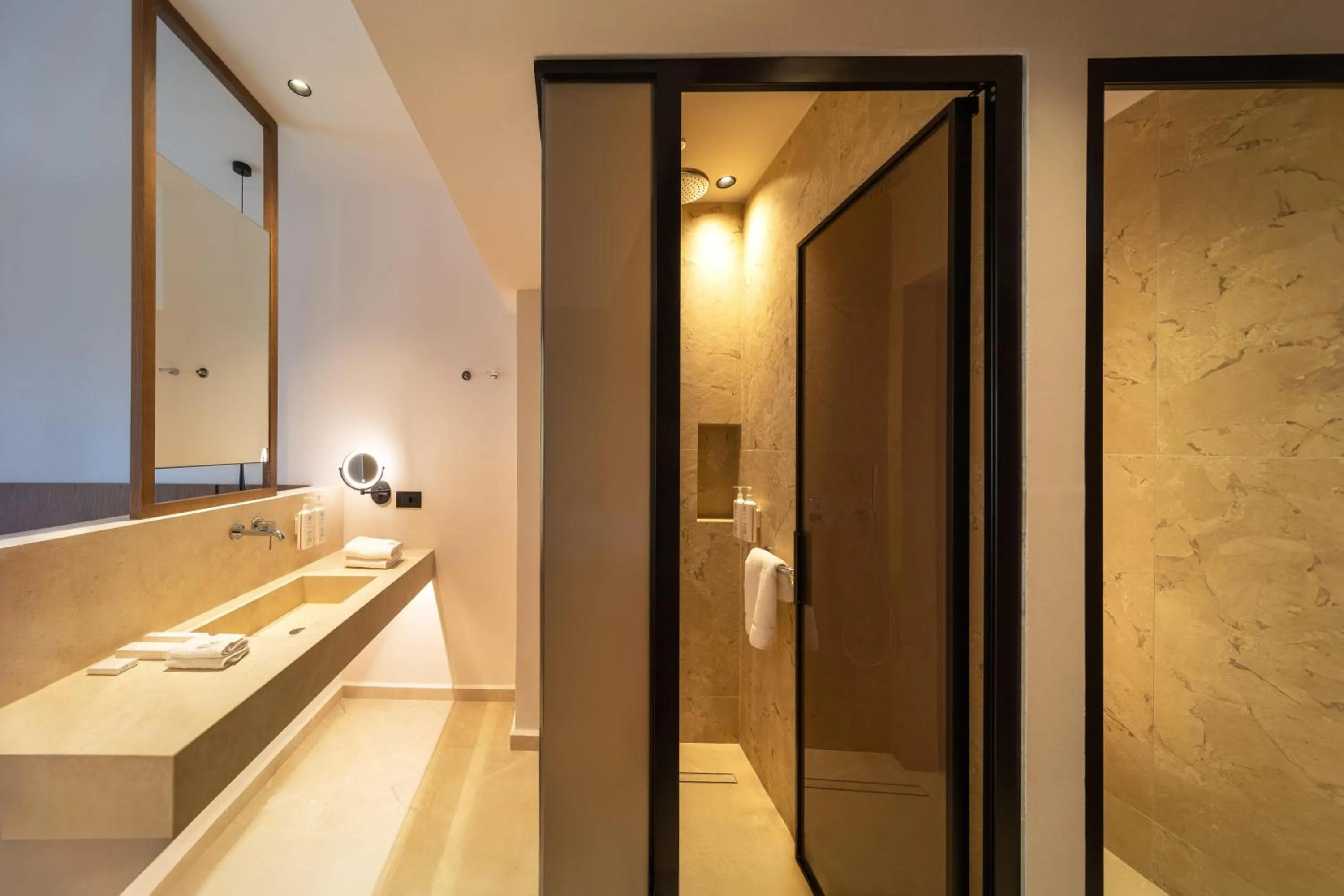 Shower in Cabú Hotel - Adults Only