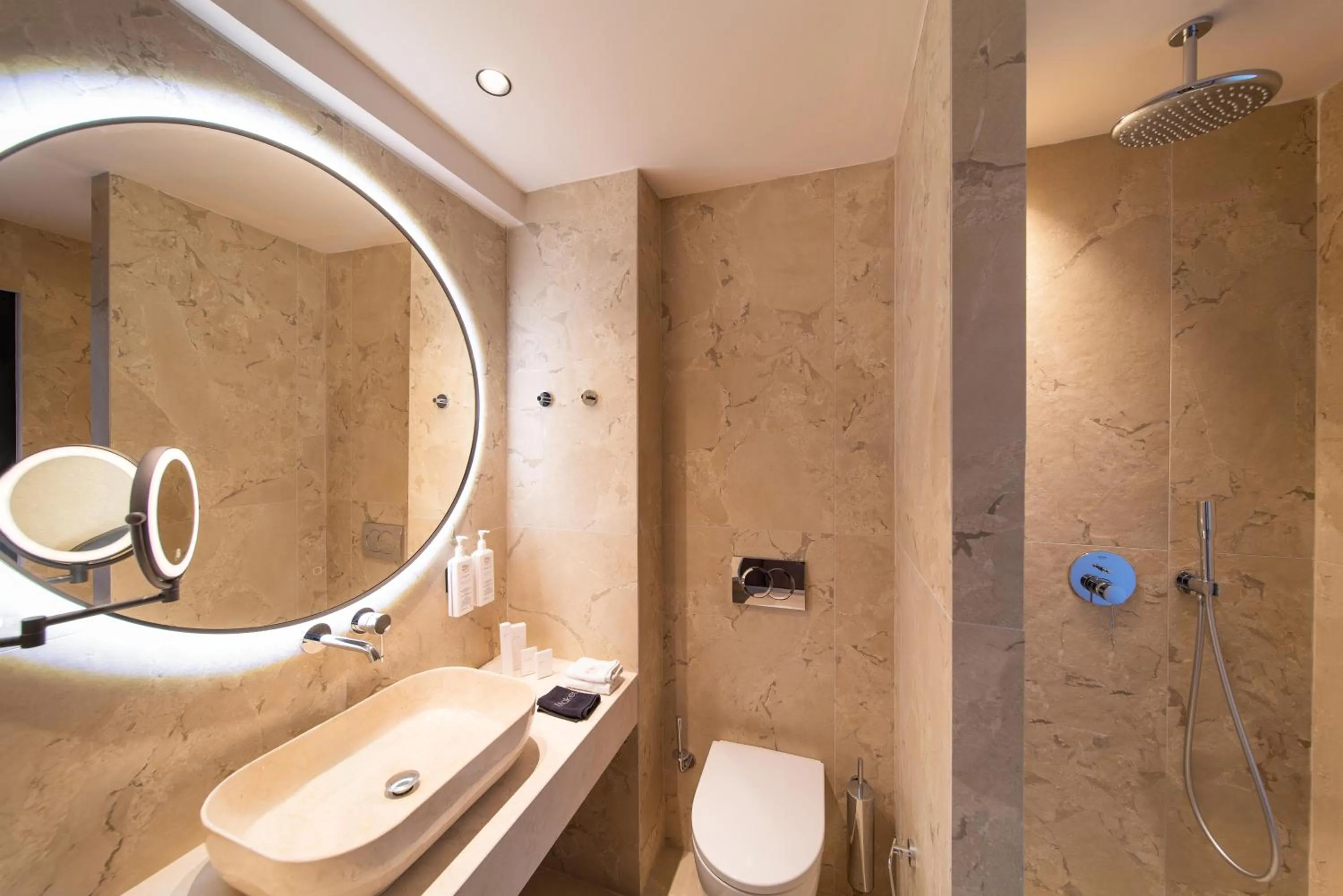 Shower in Cabú Hotel - Adults Only