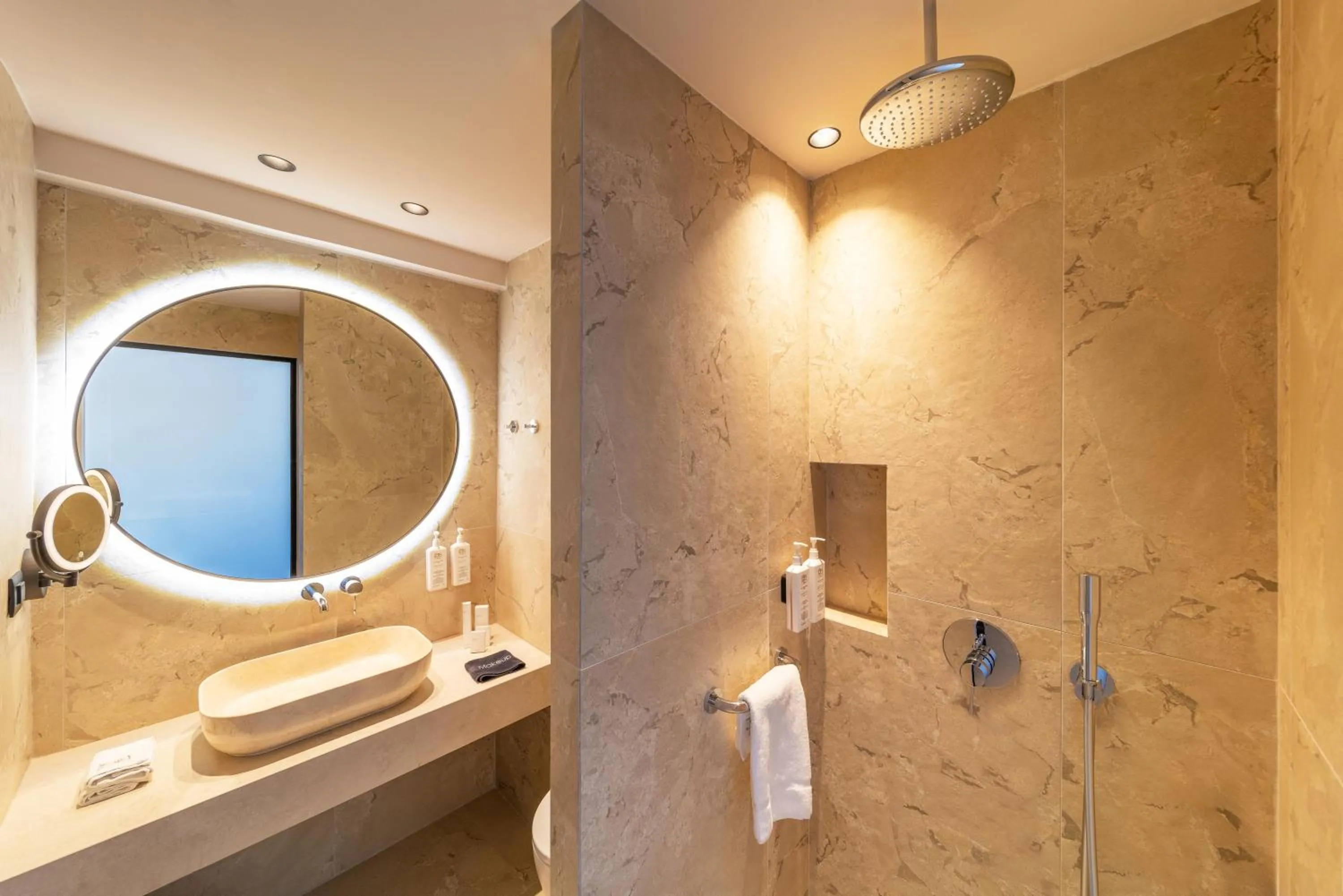 Shower in Cabú Hotel - Adults Only