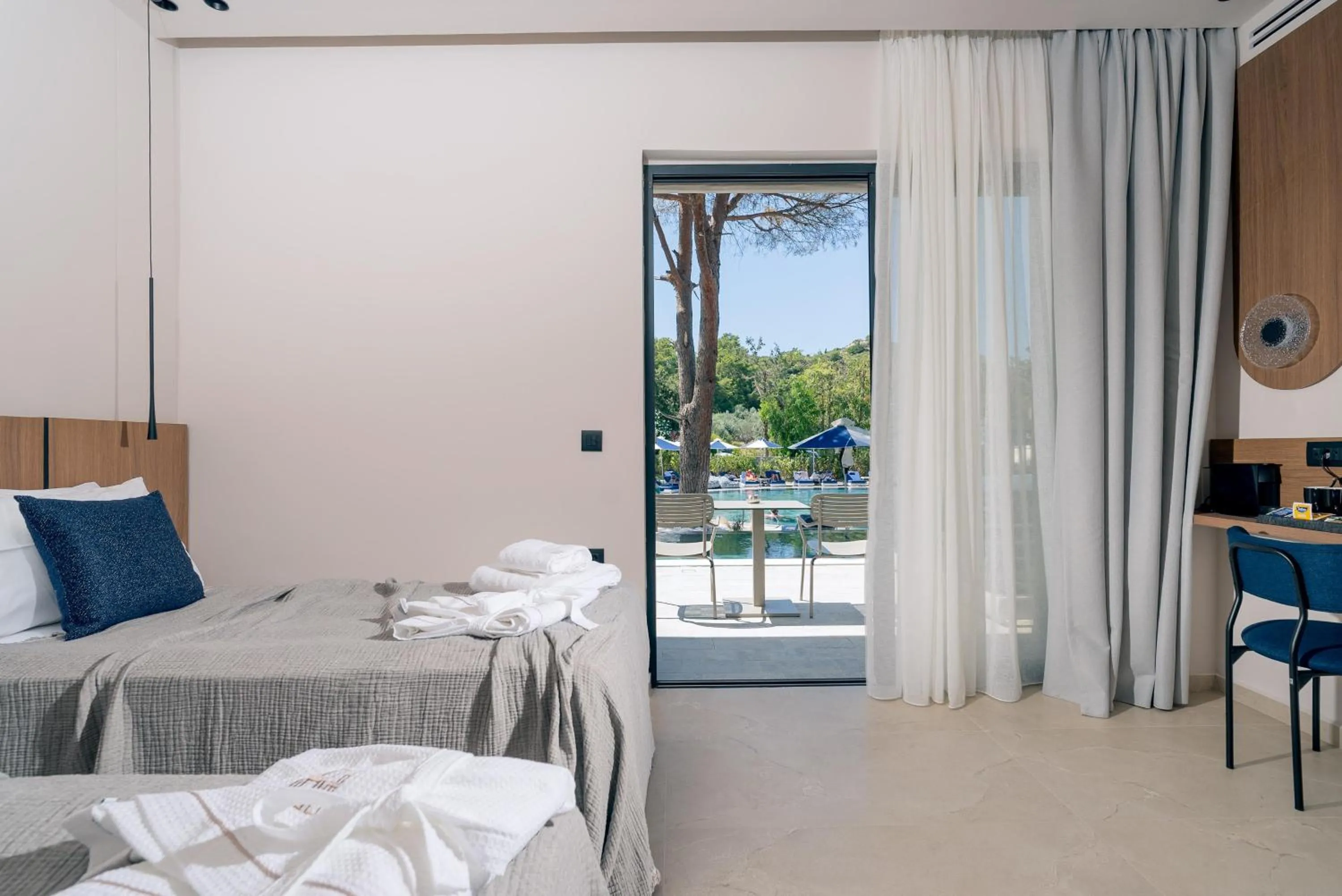 TV and multimedia, Bed in Cabú Hotel - Adults Only