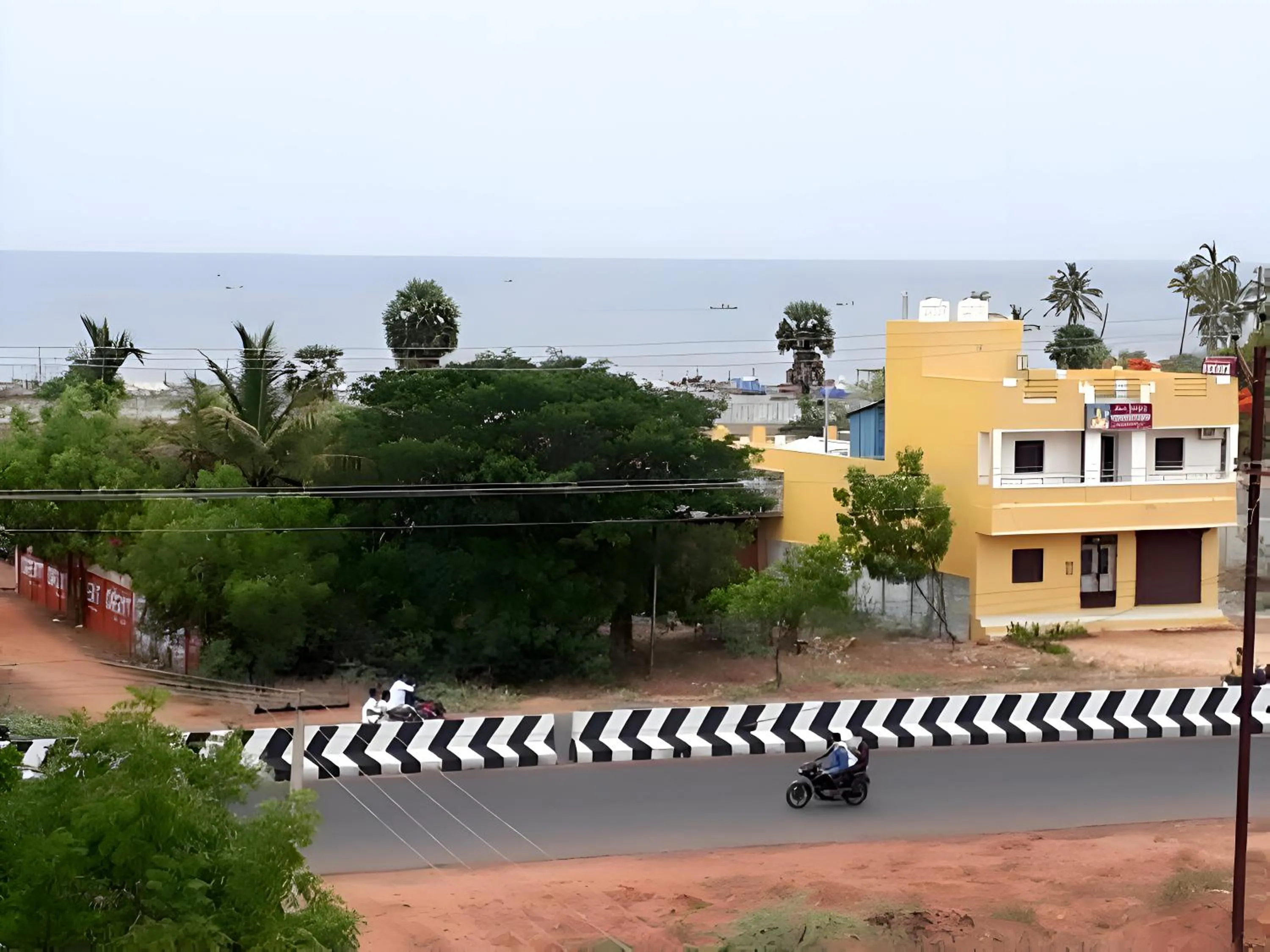 Property building in Le Holiday Inn