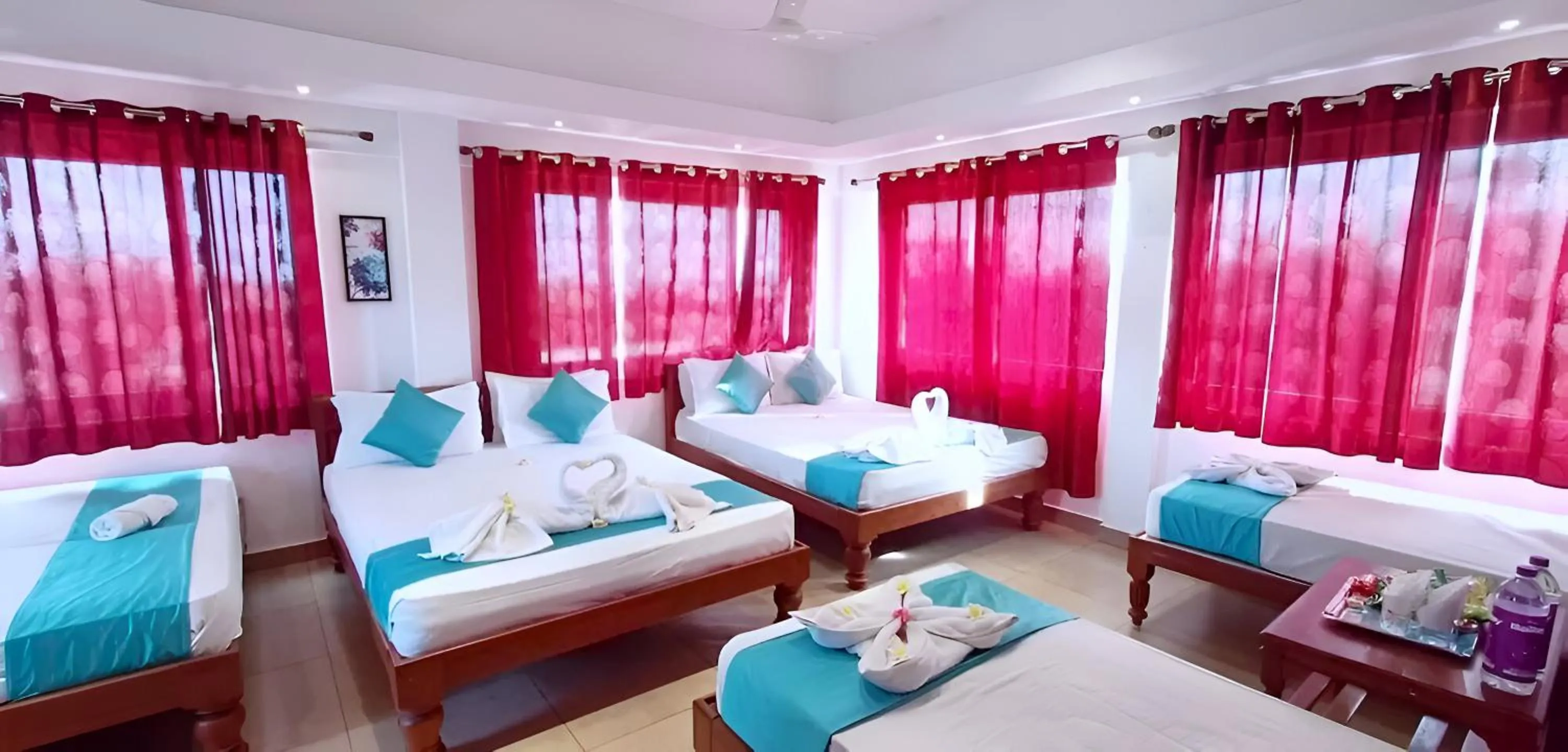 Bed in Le Holiday Inn