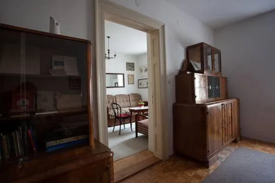 Library in Apartment History