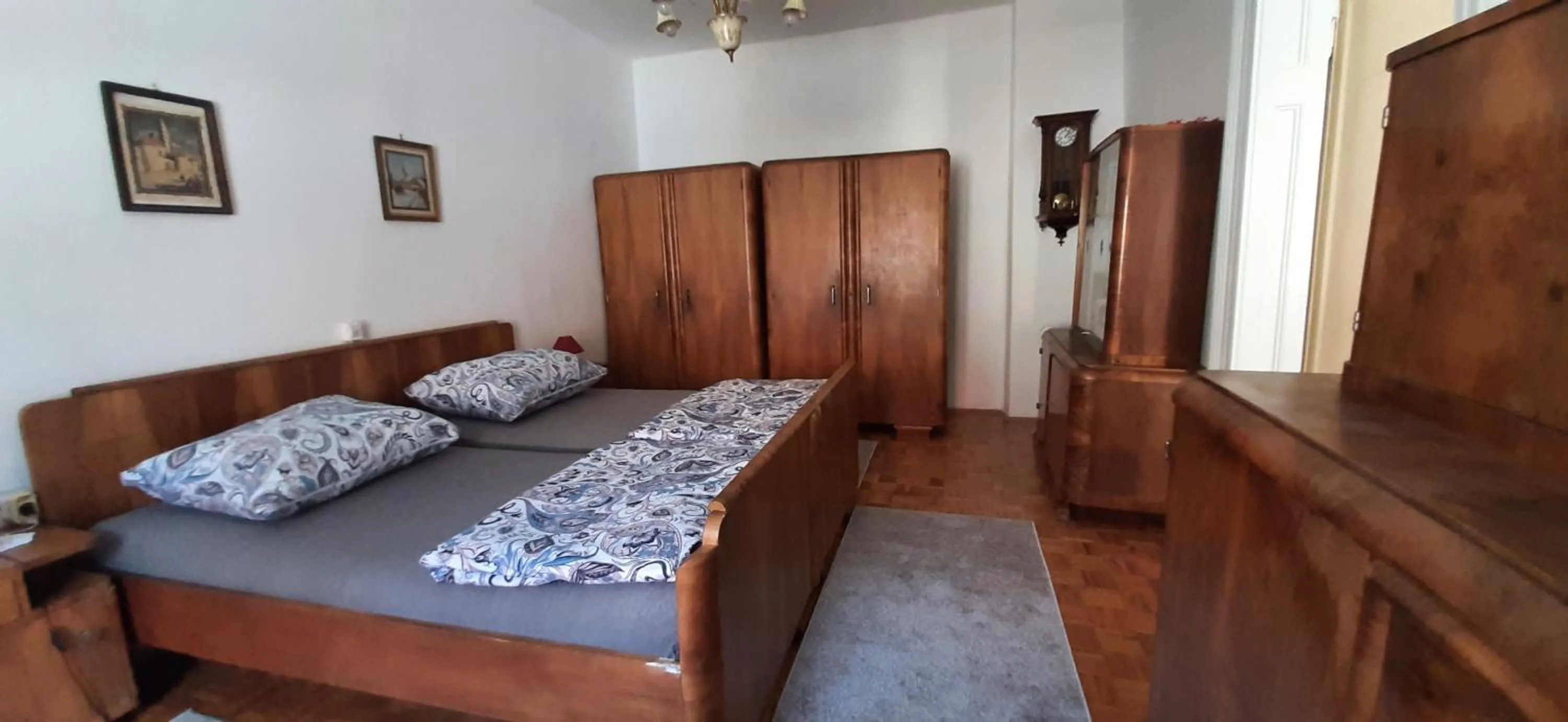 Bedroom, Bed in Apartment History