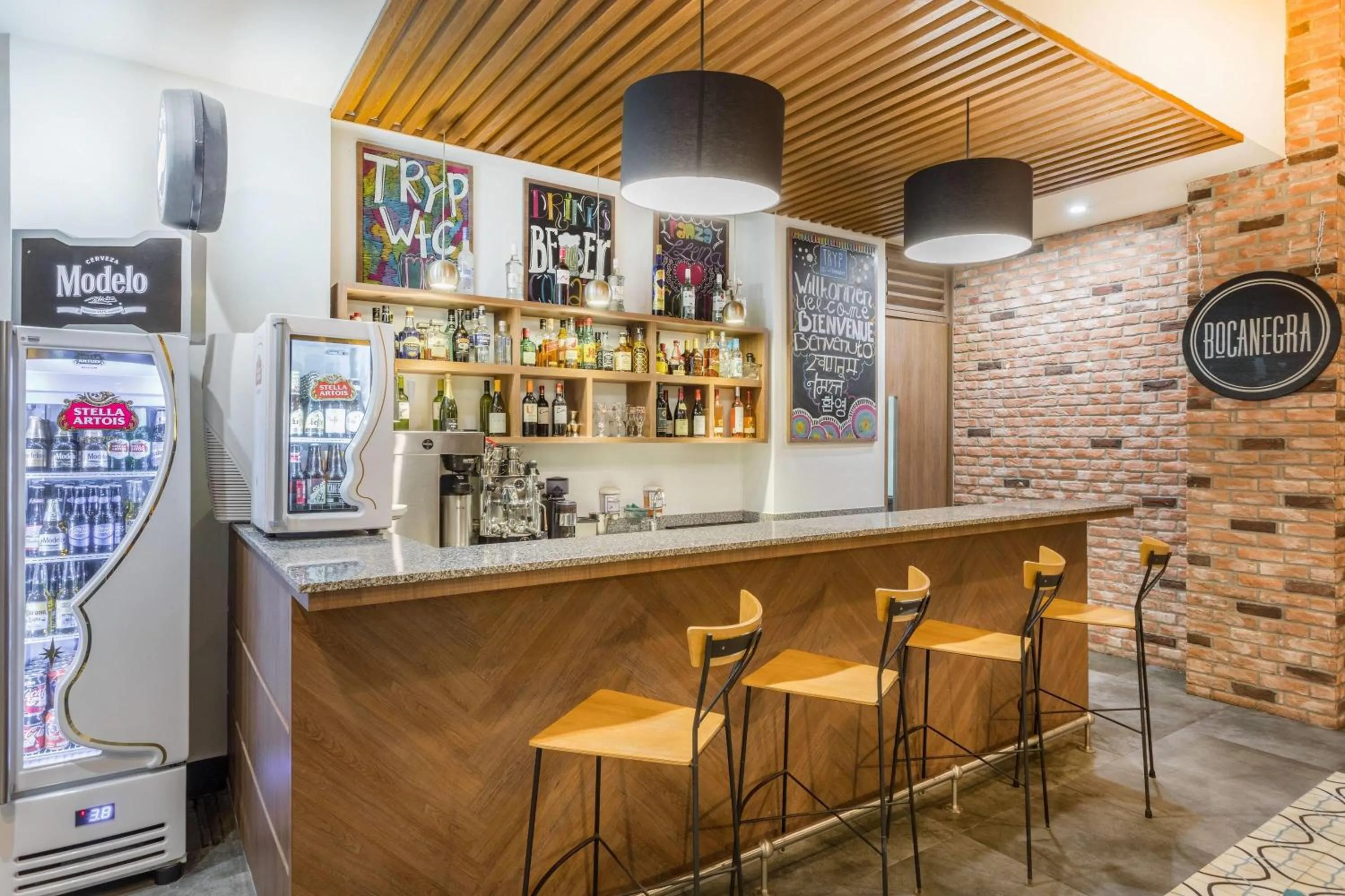 Lounge or bar in TRYP by Wyndham Mexico City World Trade Center Area