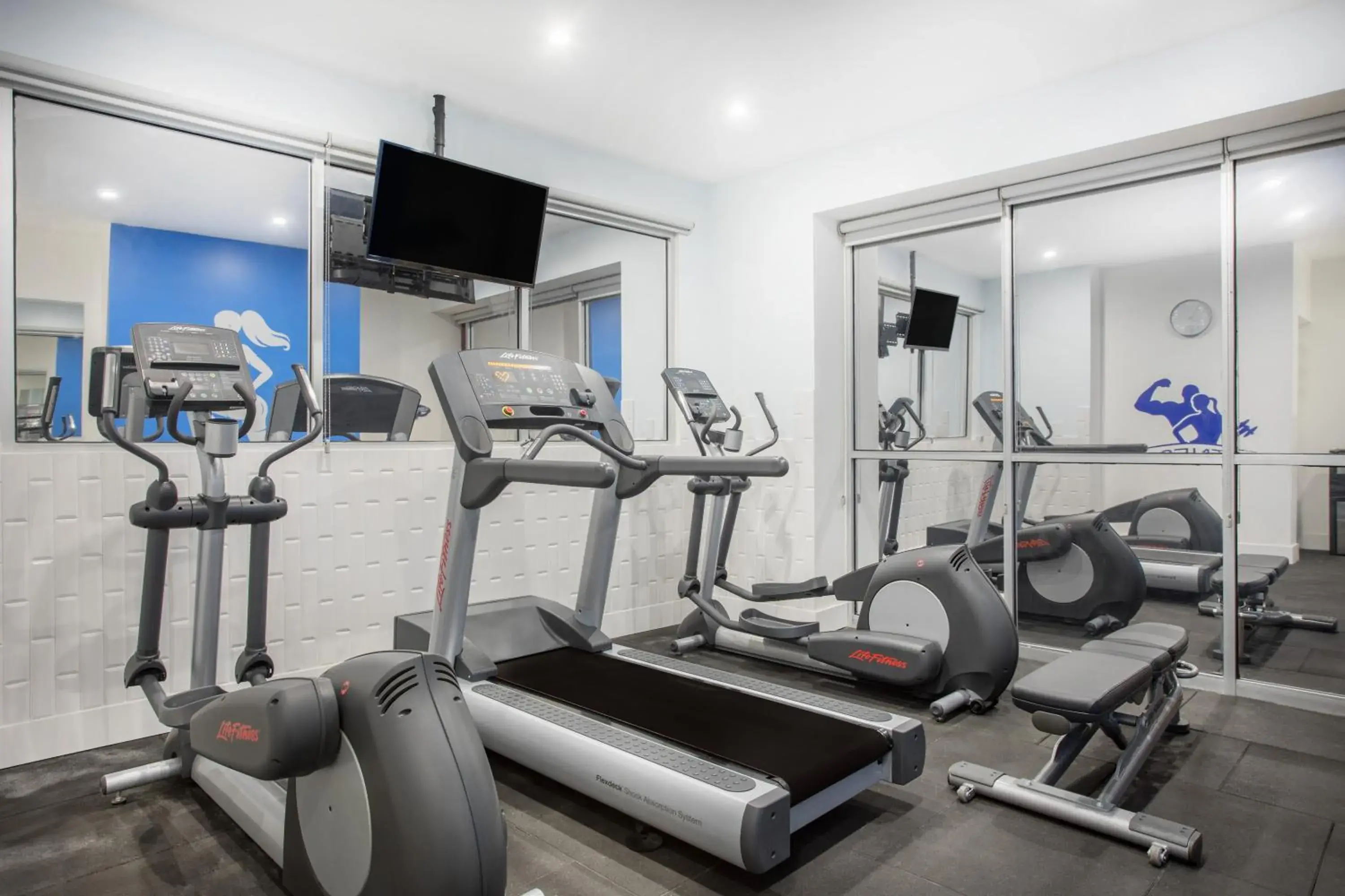 Fitness centre/facilities in TRYP by Wyndham Mexico City World Trade Center Area Fitness centre/facilities in TRYP by Wyndham Mexico City World Trade Center Area