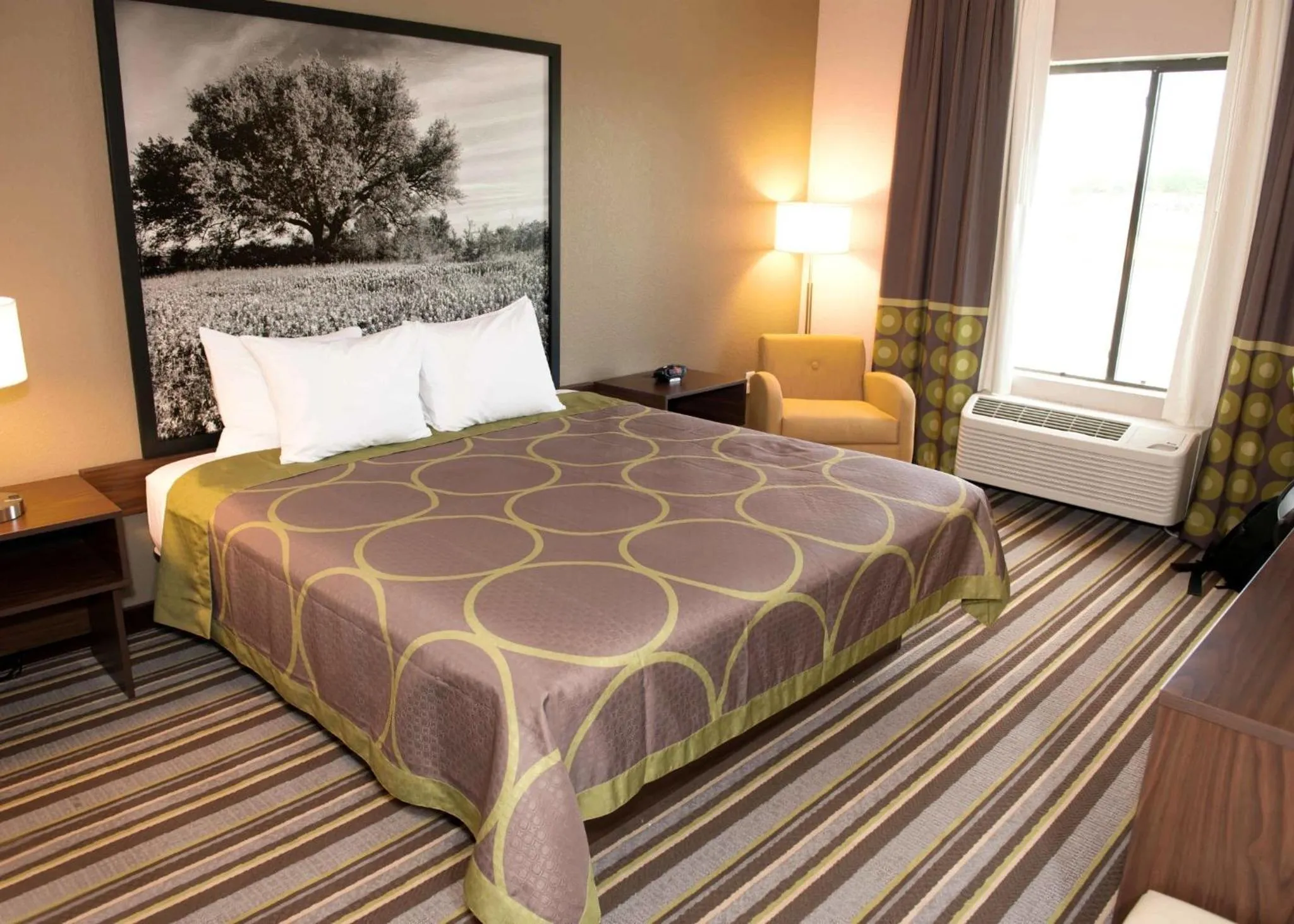 Decorative detail in Super 8 by Wyndham Stanton