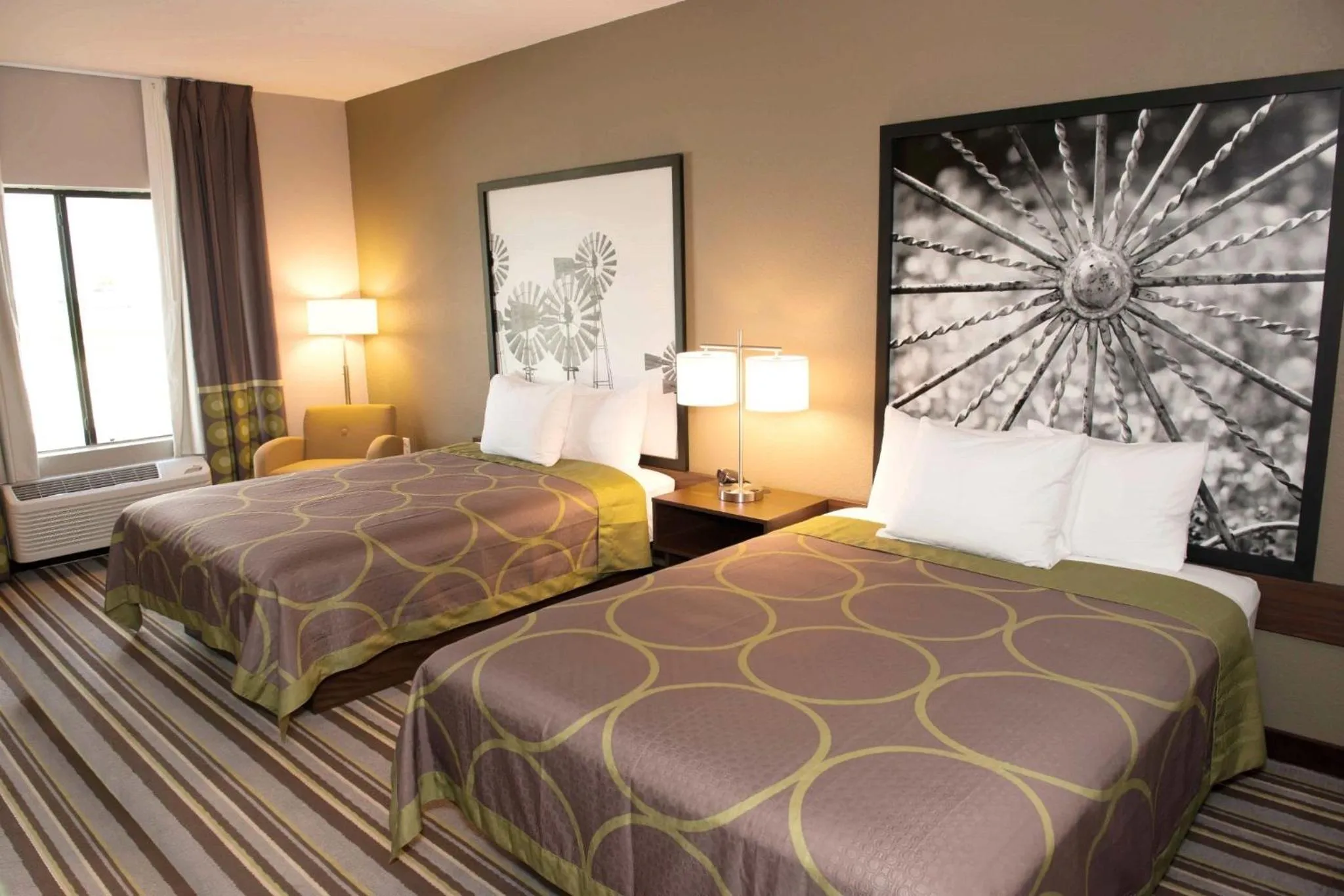 Bedroom in Super 8 by Wyndham Stanton