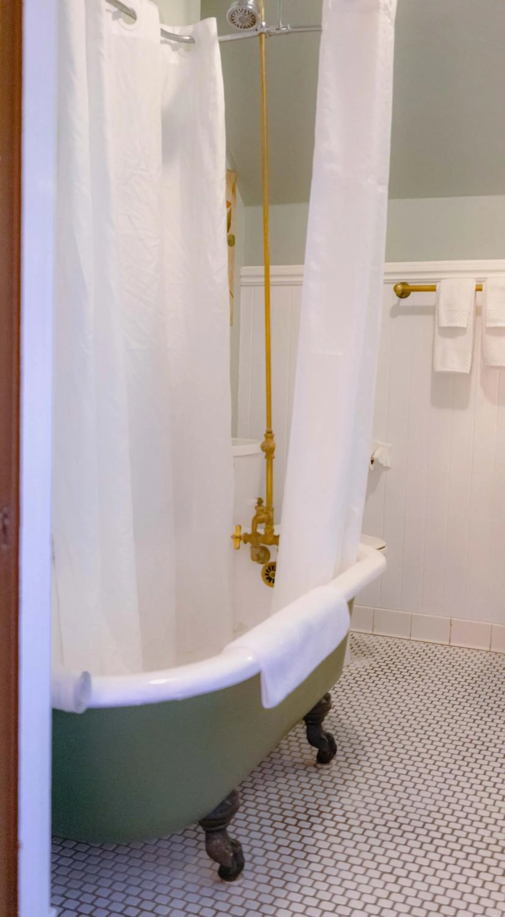 Cabernet House, an Old World Inn