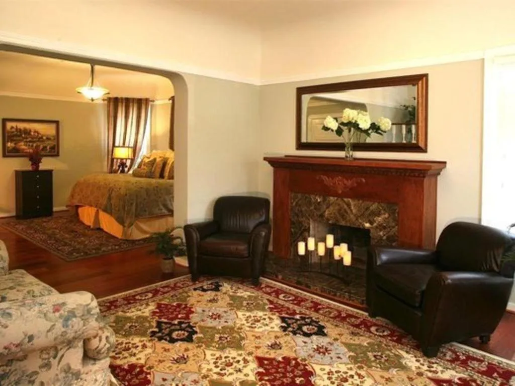 Cabernet House, an Old World Inn