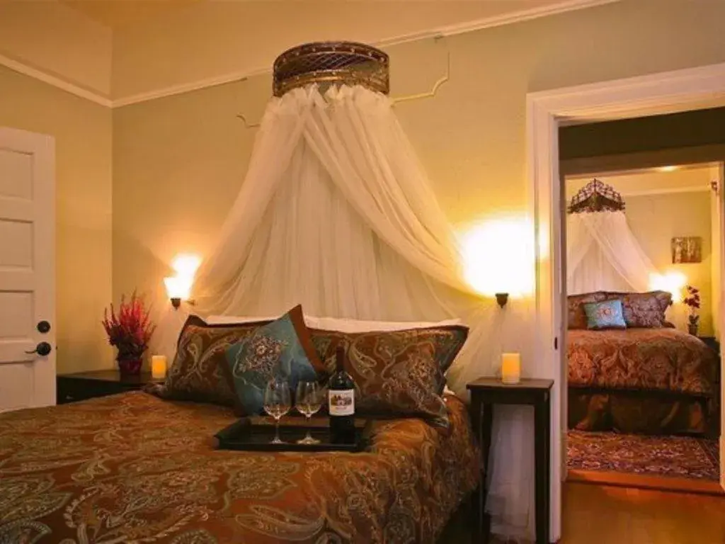 Bed in Cabernet House, an Old World Inn