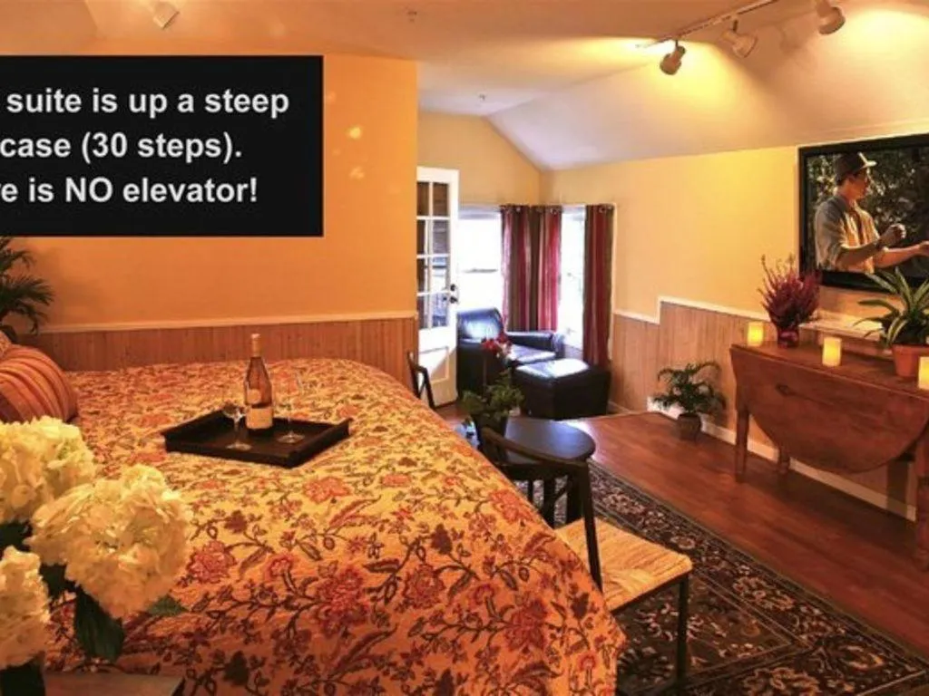 Cabernet House, an Old World Inn