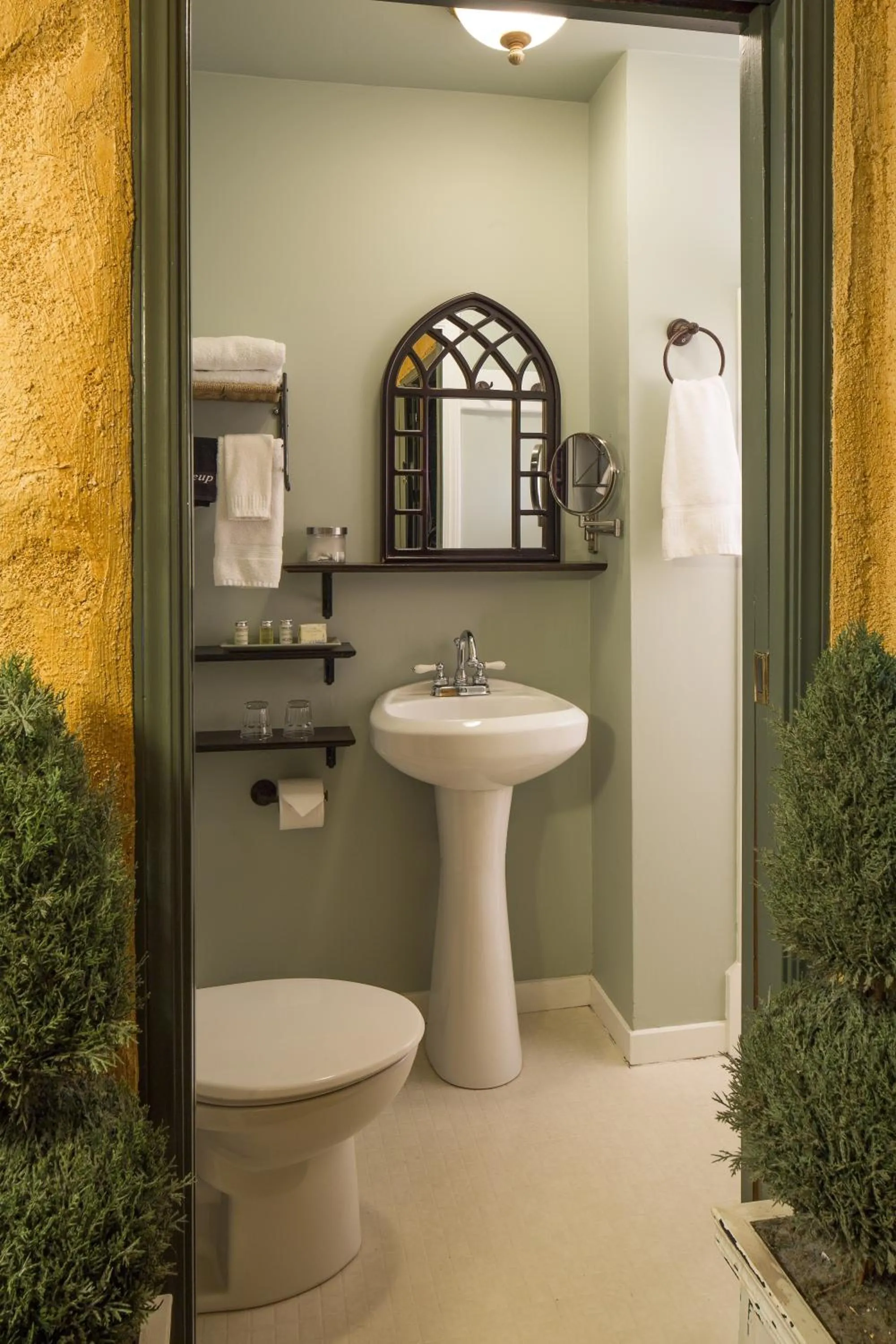 Bathroom in Cabernet House, an Old World Inn