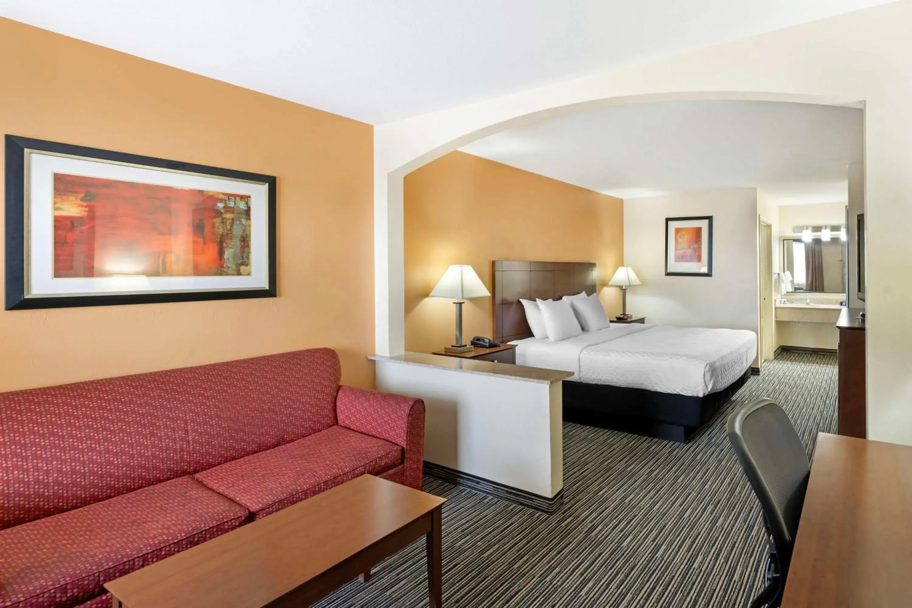 King Suite in Best Western Snyder Inn King Suite in Best Western Snyder Inn