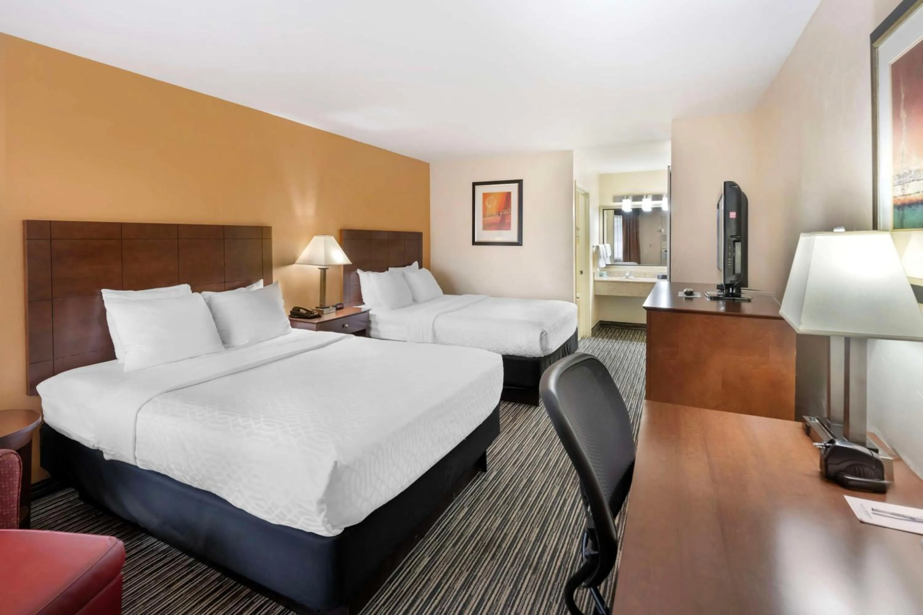 Bedroom, Bed in Best Western Snyder Inn