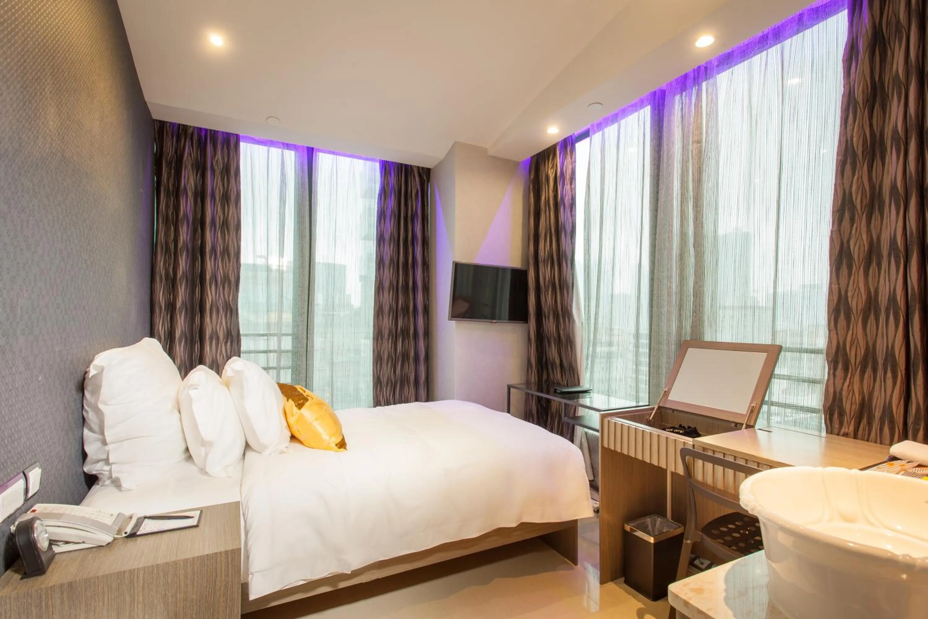 Day in Harbour Bay Hotel