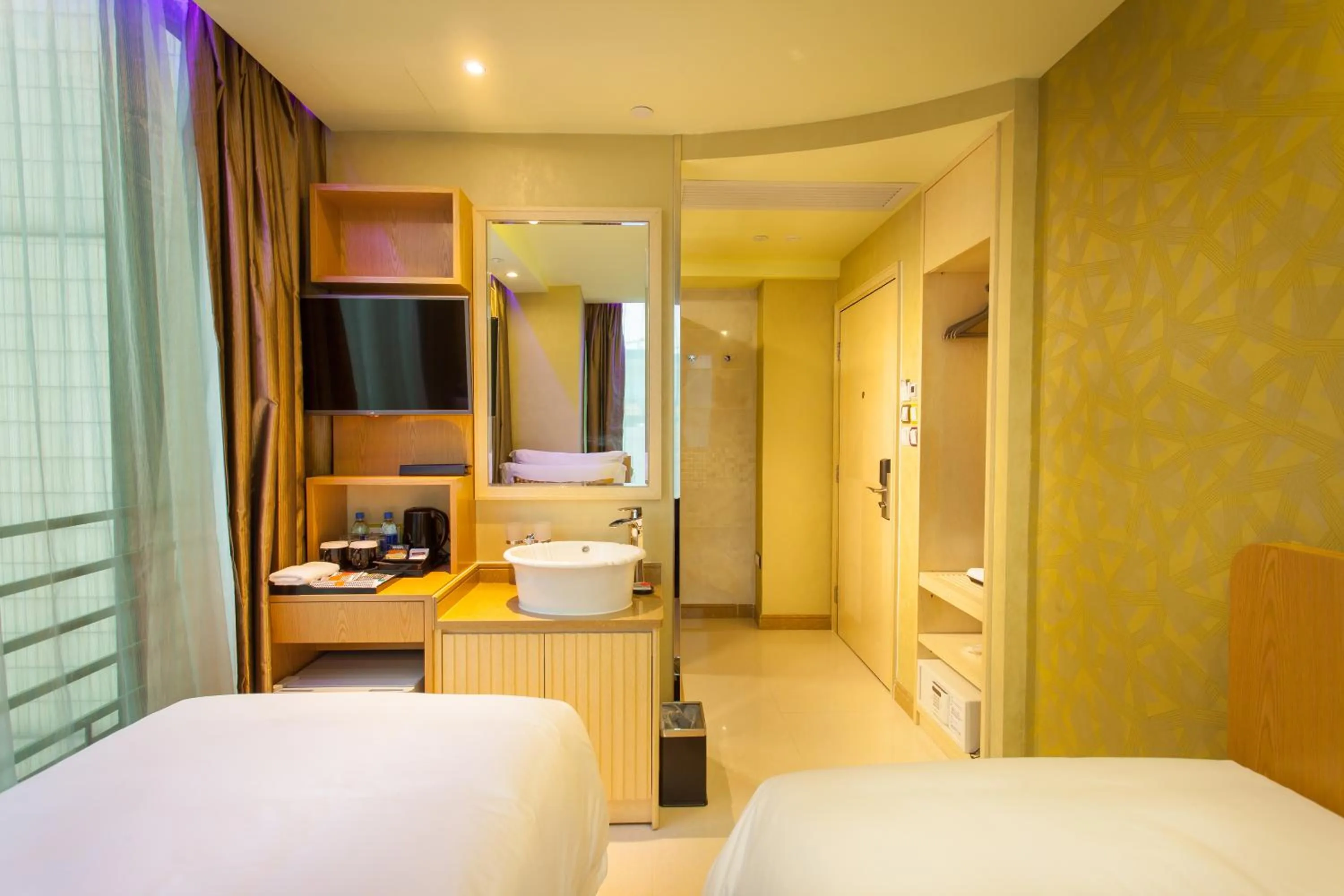 Photo of the whole room in Harbour Bay Hotel