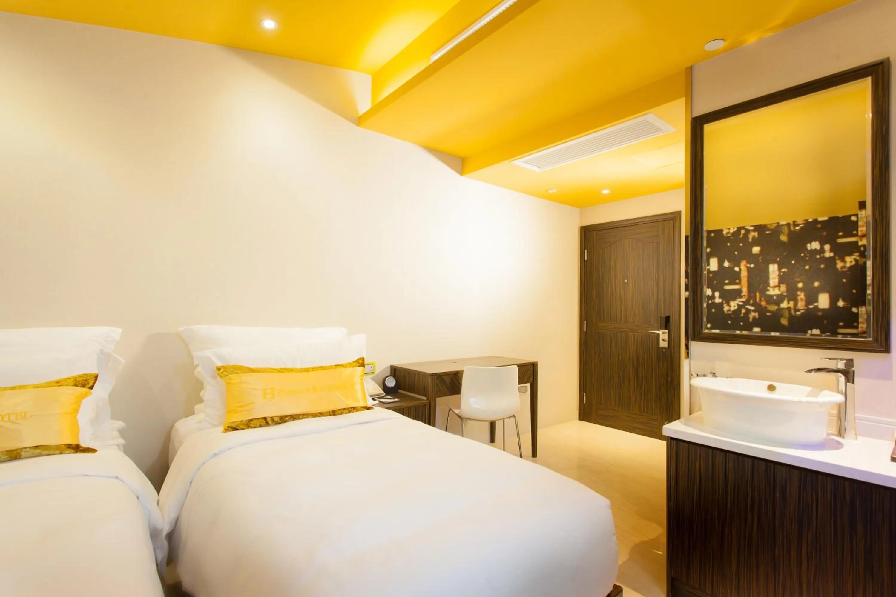 Photo of the whole room in Harbour Bay Hotel